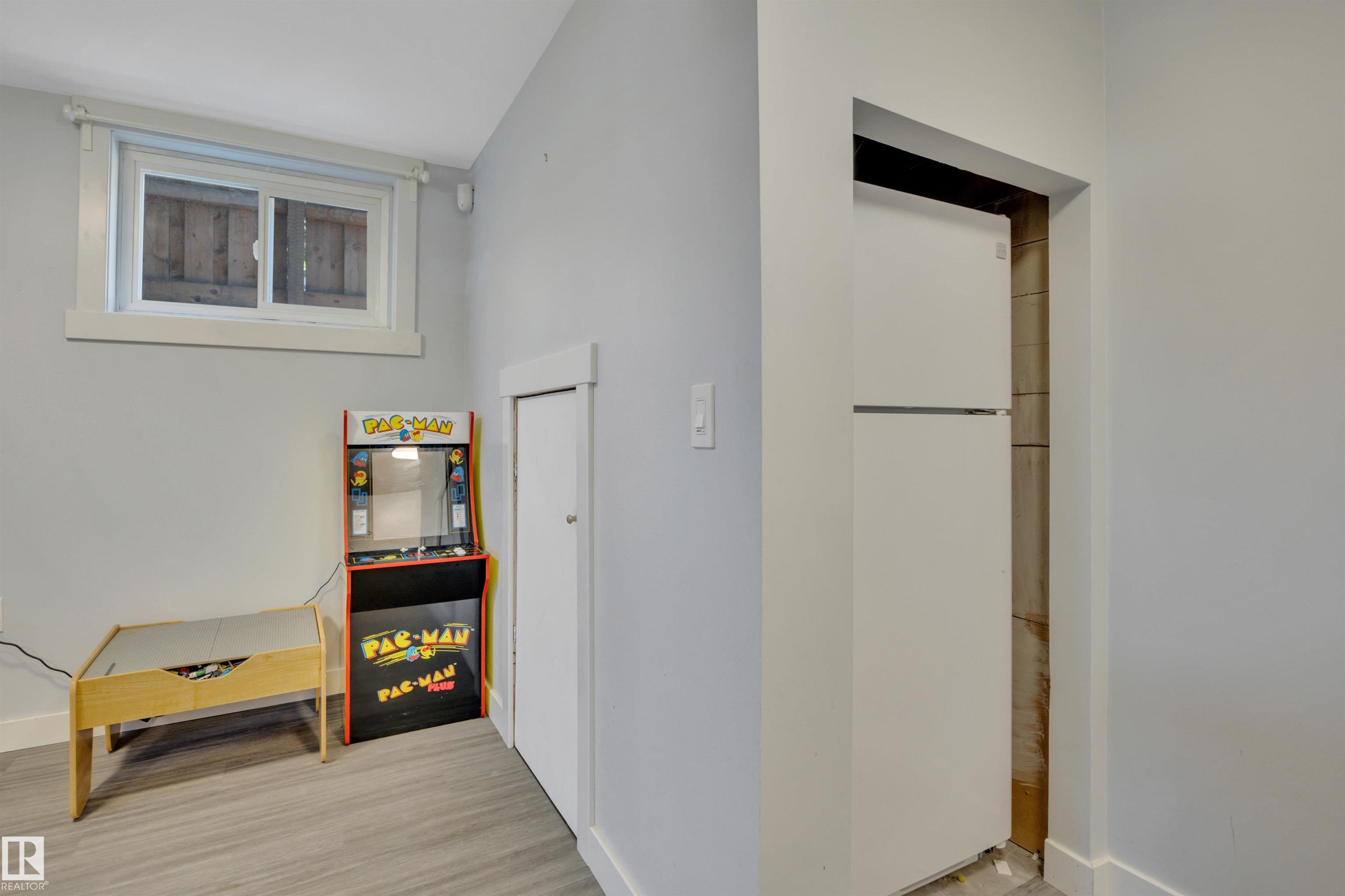 Photo 42 at 9835 74 Street NW, Terrace Heights, Edmonton