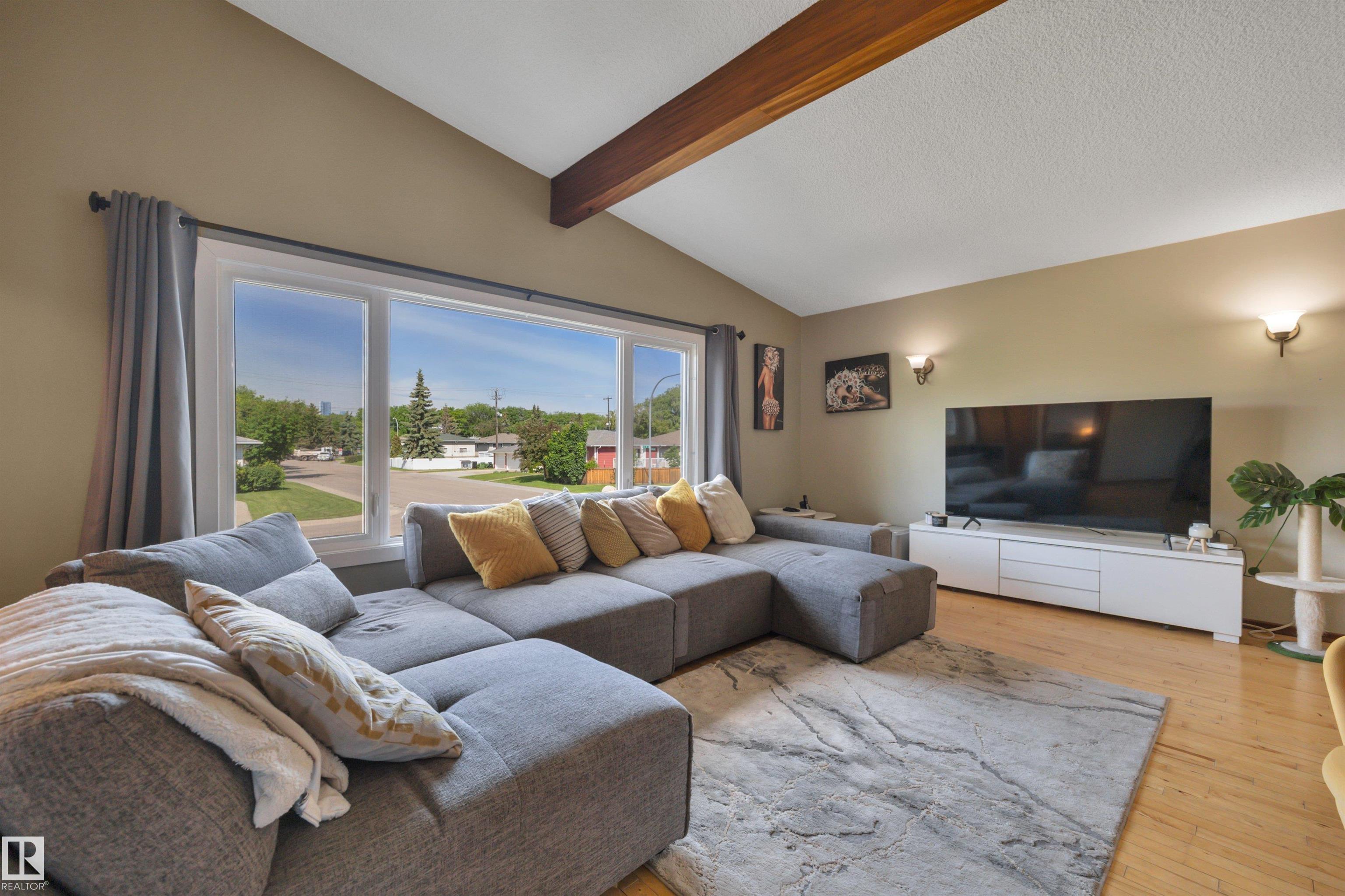 Photo 8 at 9835 74 Street NW, Terrace Heights, Edmonton