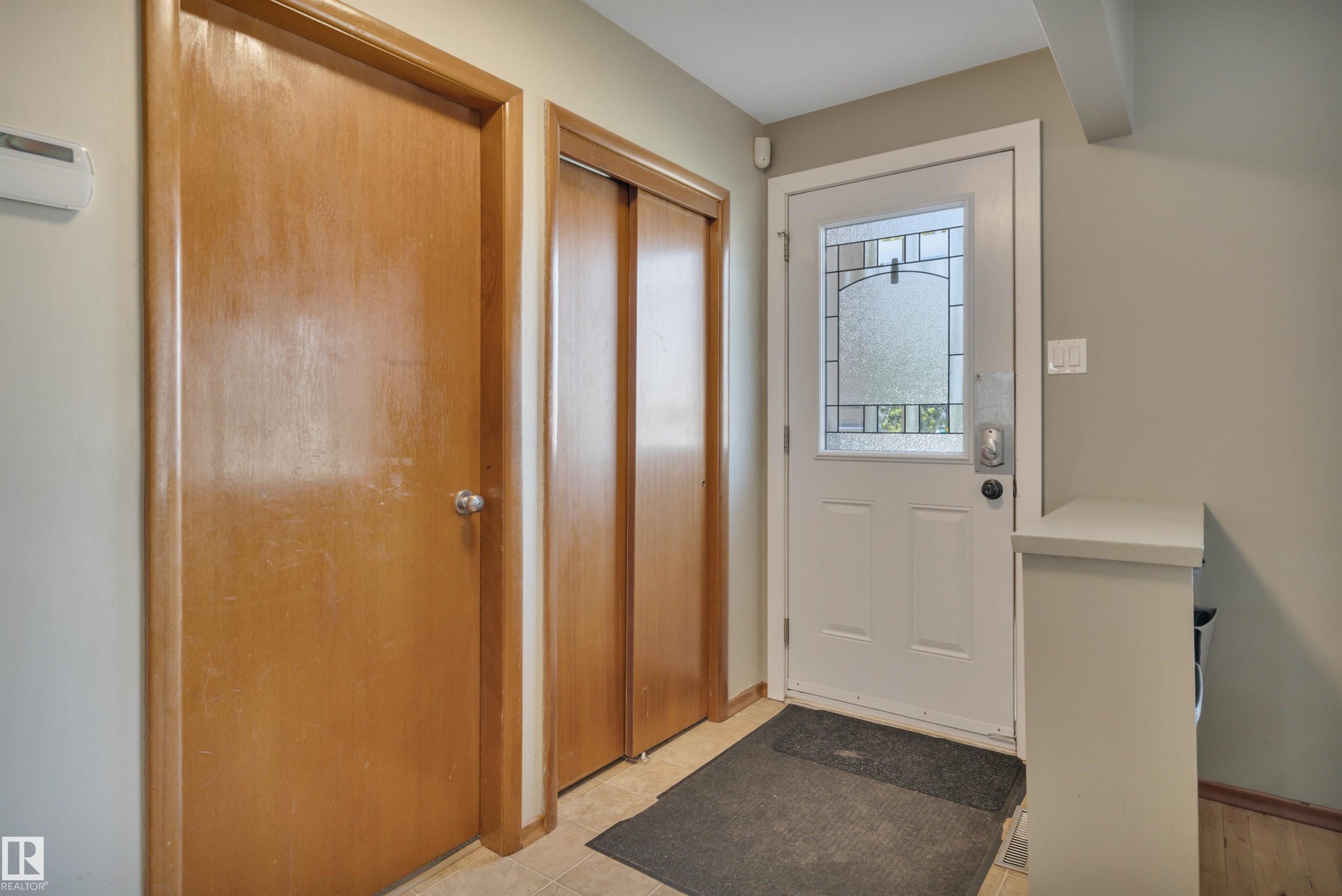 Photo 10 at 9835 74 Street NW, Terrace Heights, Edmonton