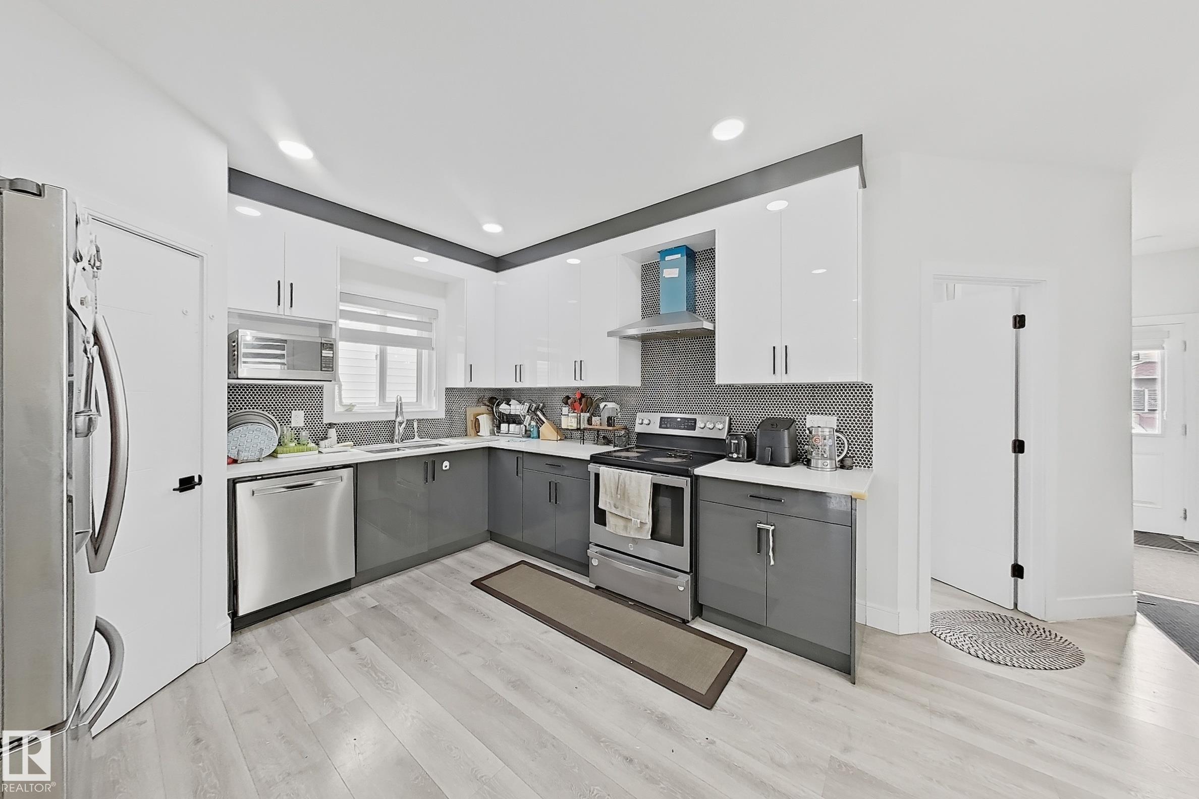 Photo 13 at 1719 26a Street NW, Laurel, Edmonton