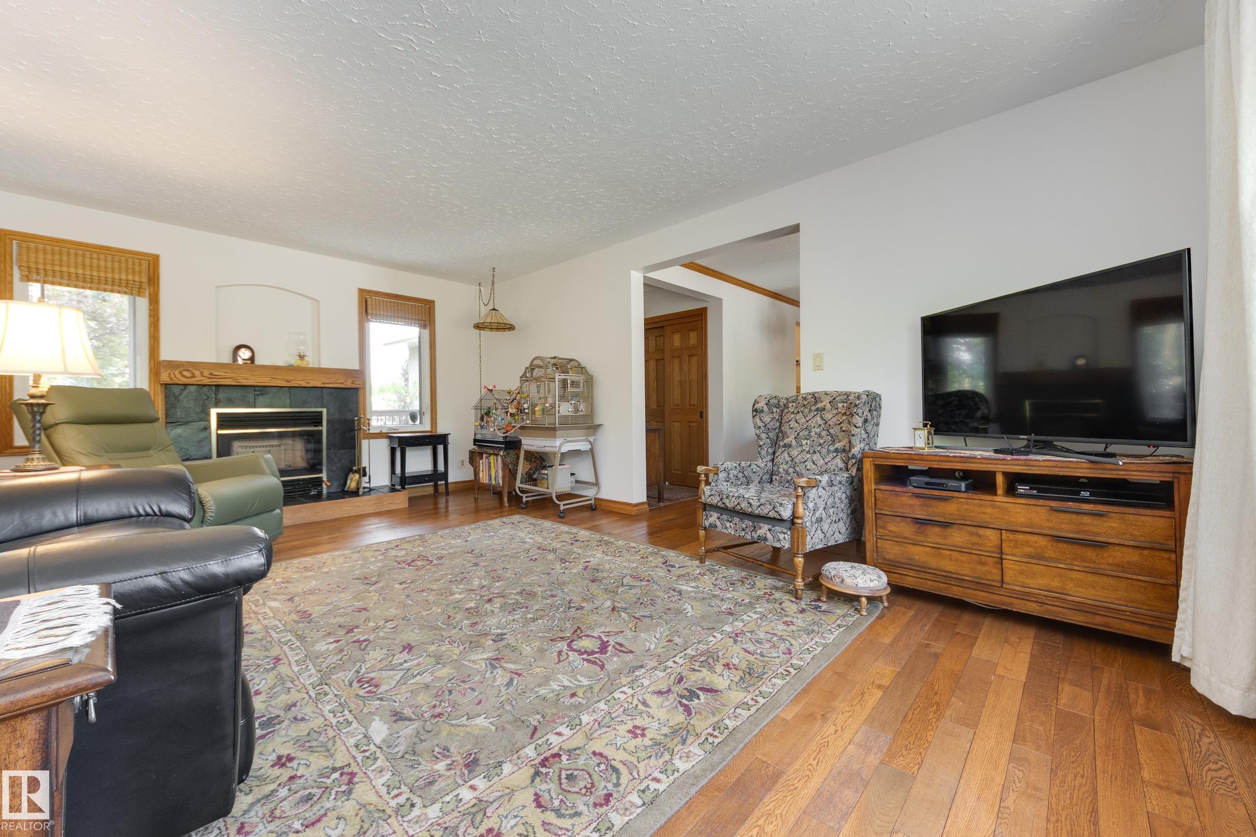 Photo 12 at 7216 103 Avenue NW, Terrace Heights, Edmonton