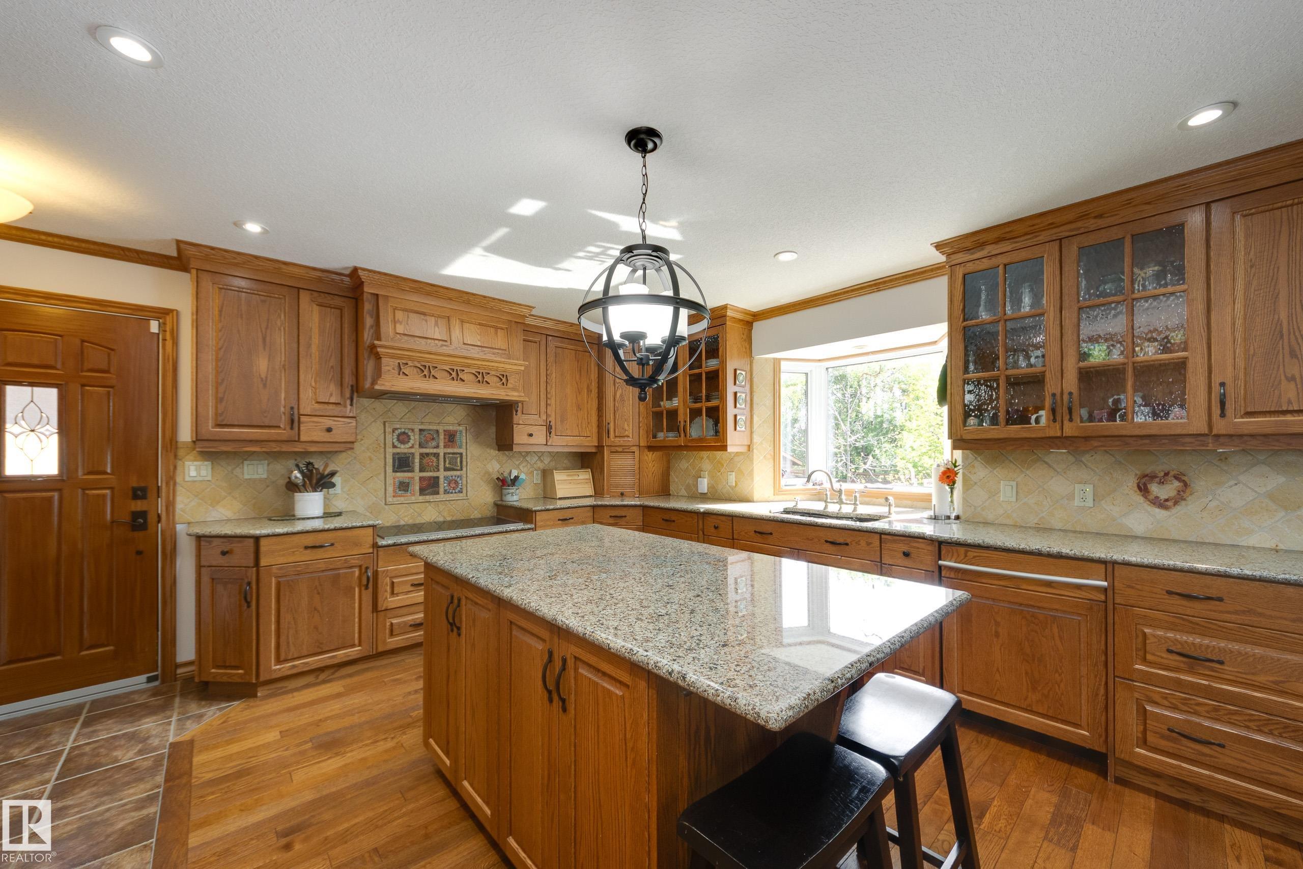 Photo 22 at 7216 103 Avenue NW, Terrace Heights, Edmonton