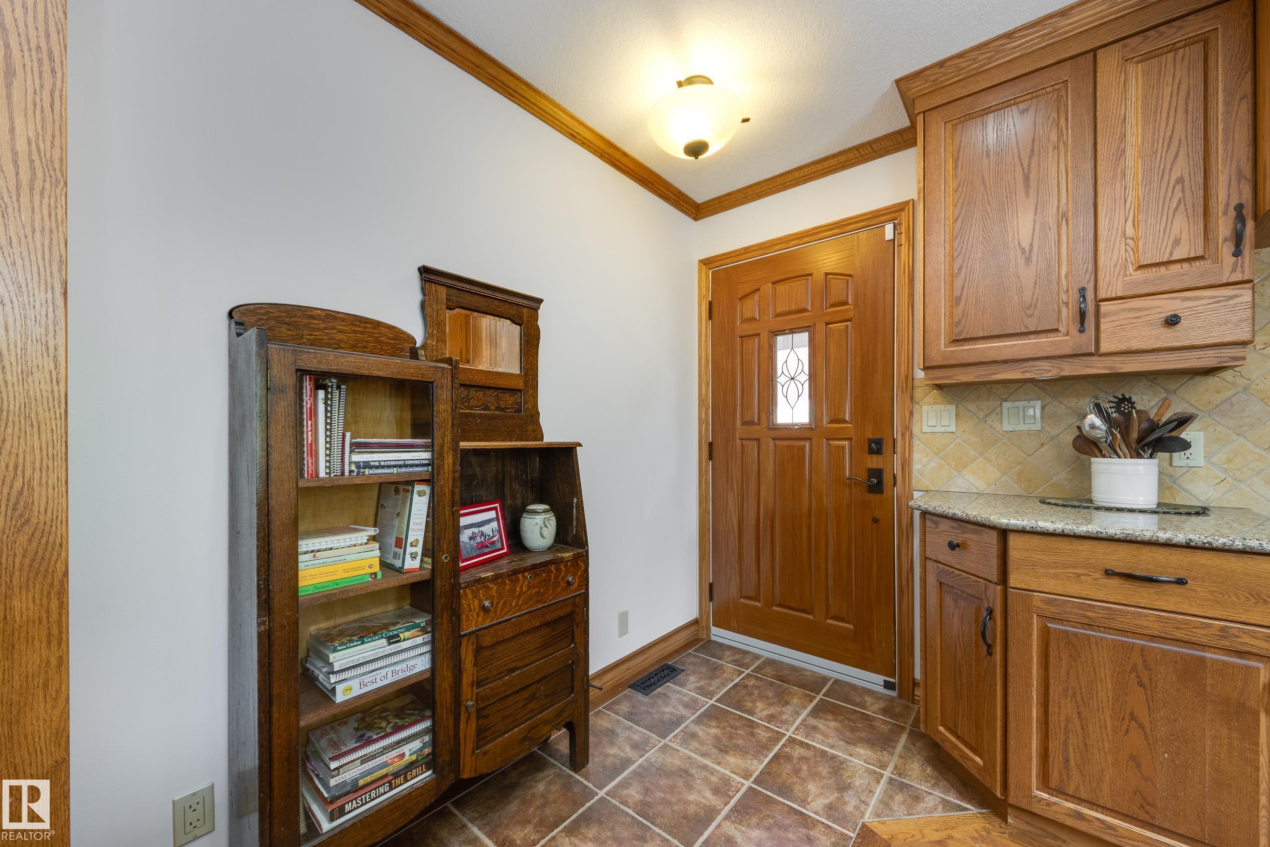 Photo 23 at 7216 103 Avenue NW, Terrace Heights, Edmonton