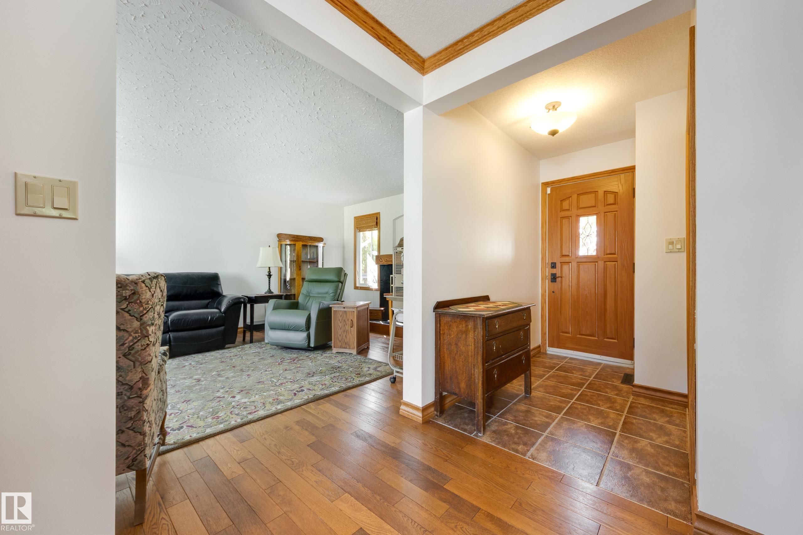 Photo 4 at 7216 103 Avenue NW, Terrace Heights, Edmonton