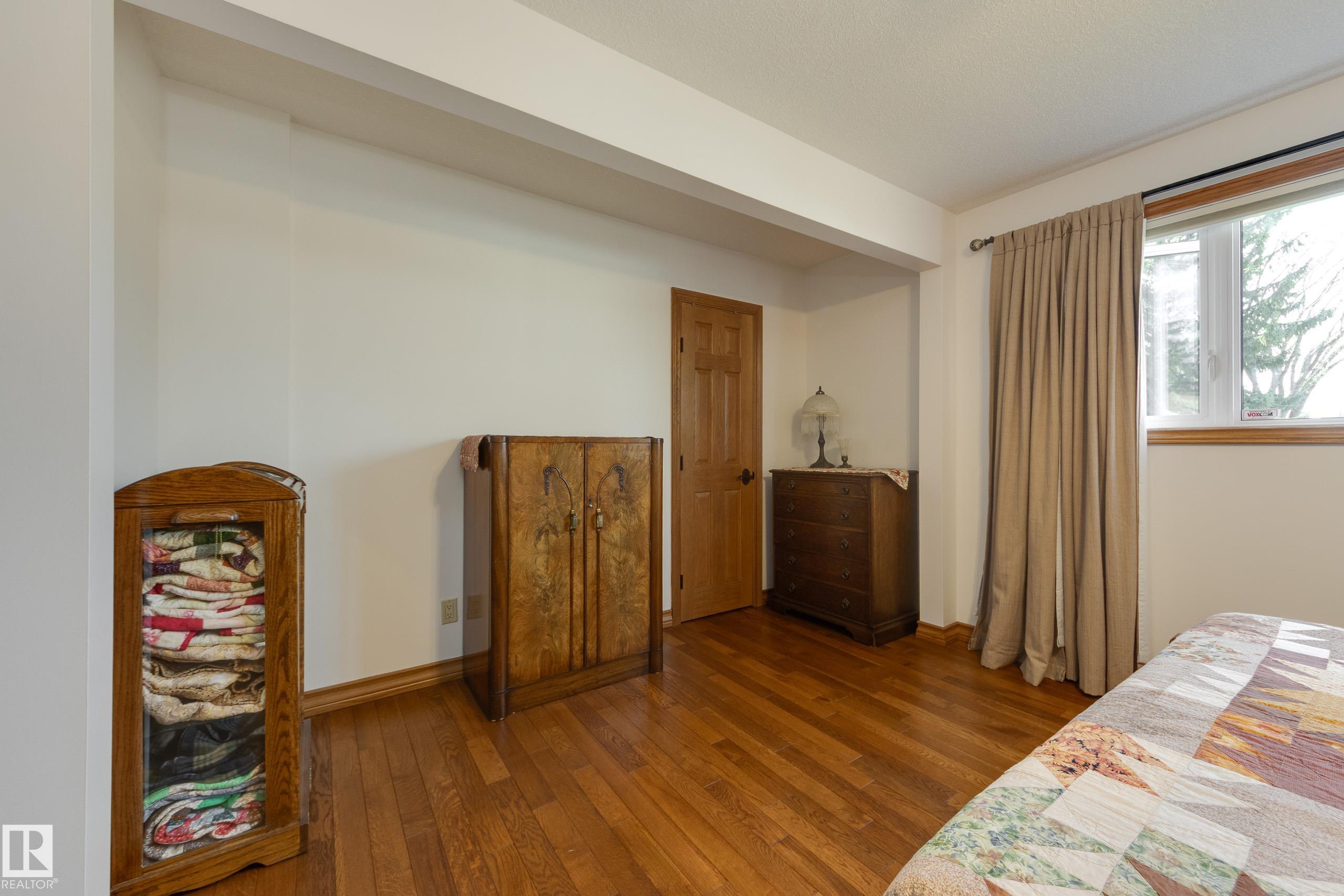 Photo 33 at 7216 103 Avenue NW, Terrace Heights, Edmonton