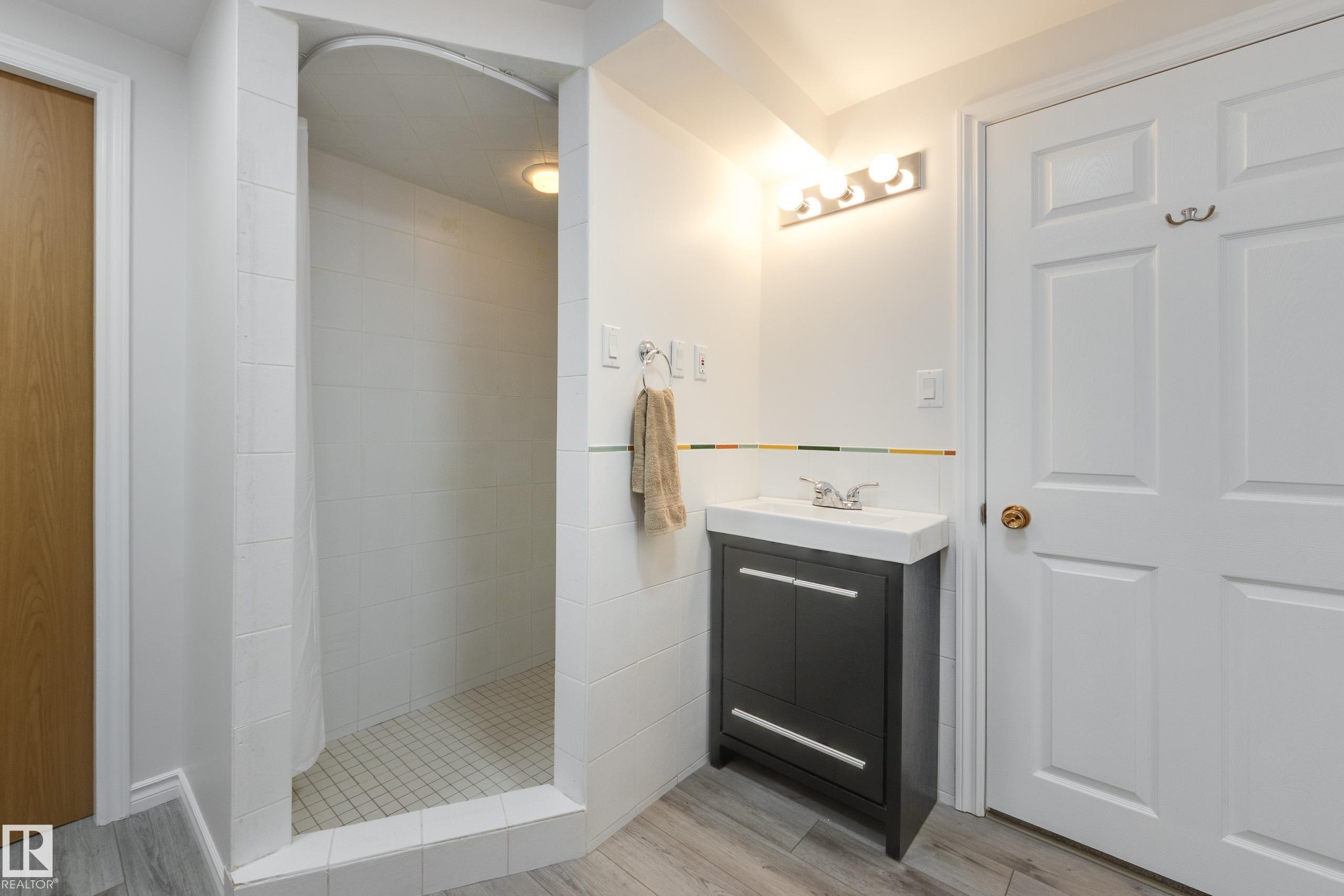 Photo 49 at 7216 103 Avenue NW, Terrace Heights, Edmonton