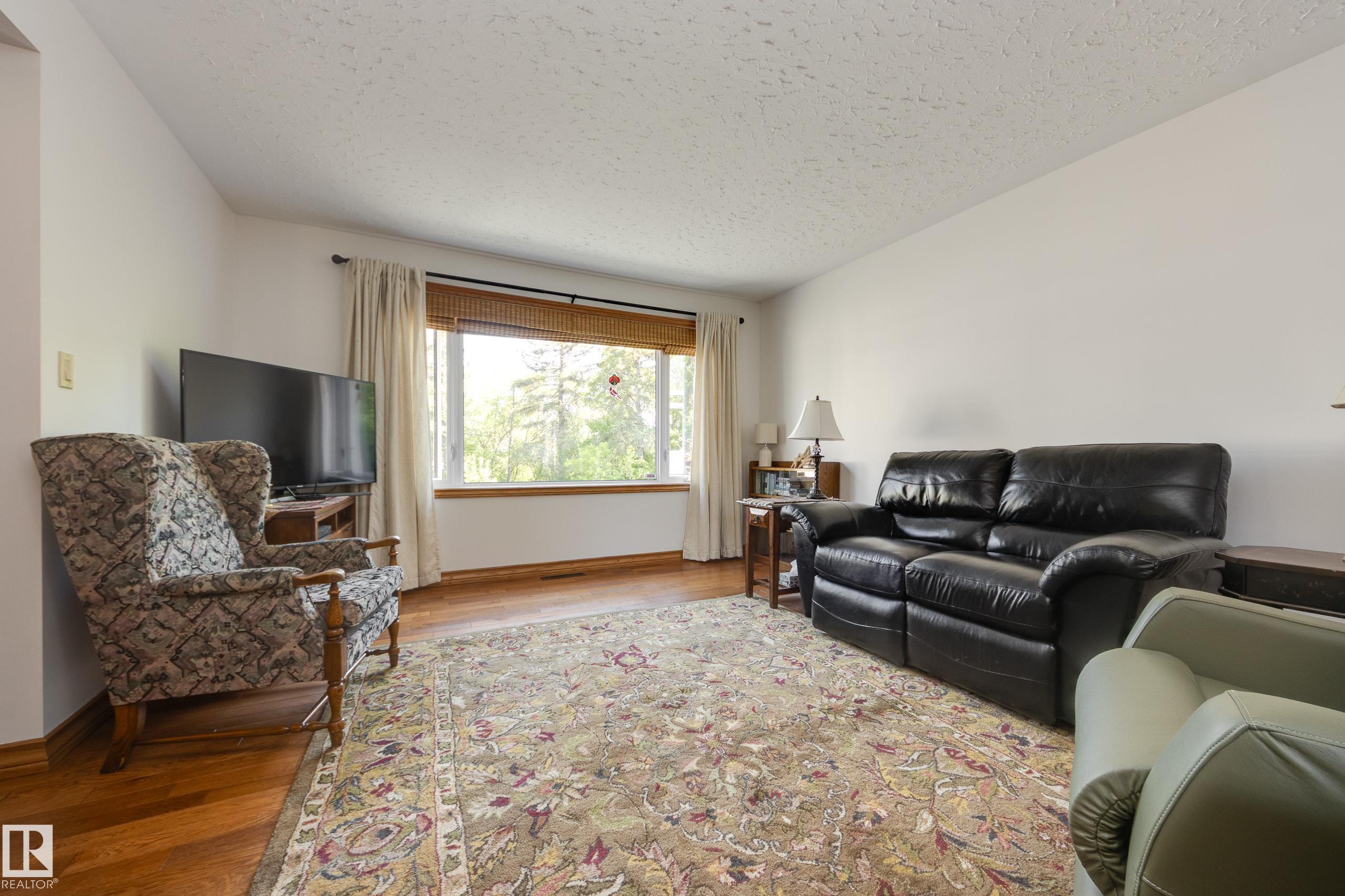Photo 7 at 7216 103 Avenue NW, Terrace Heights, Edmonton