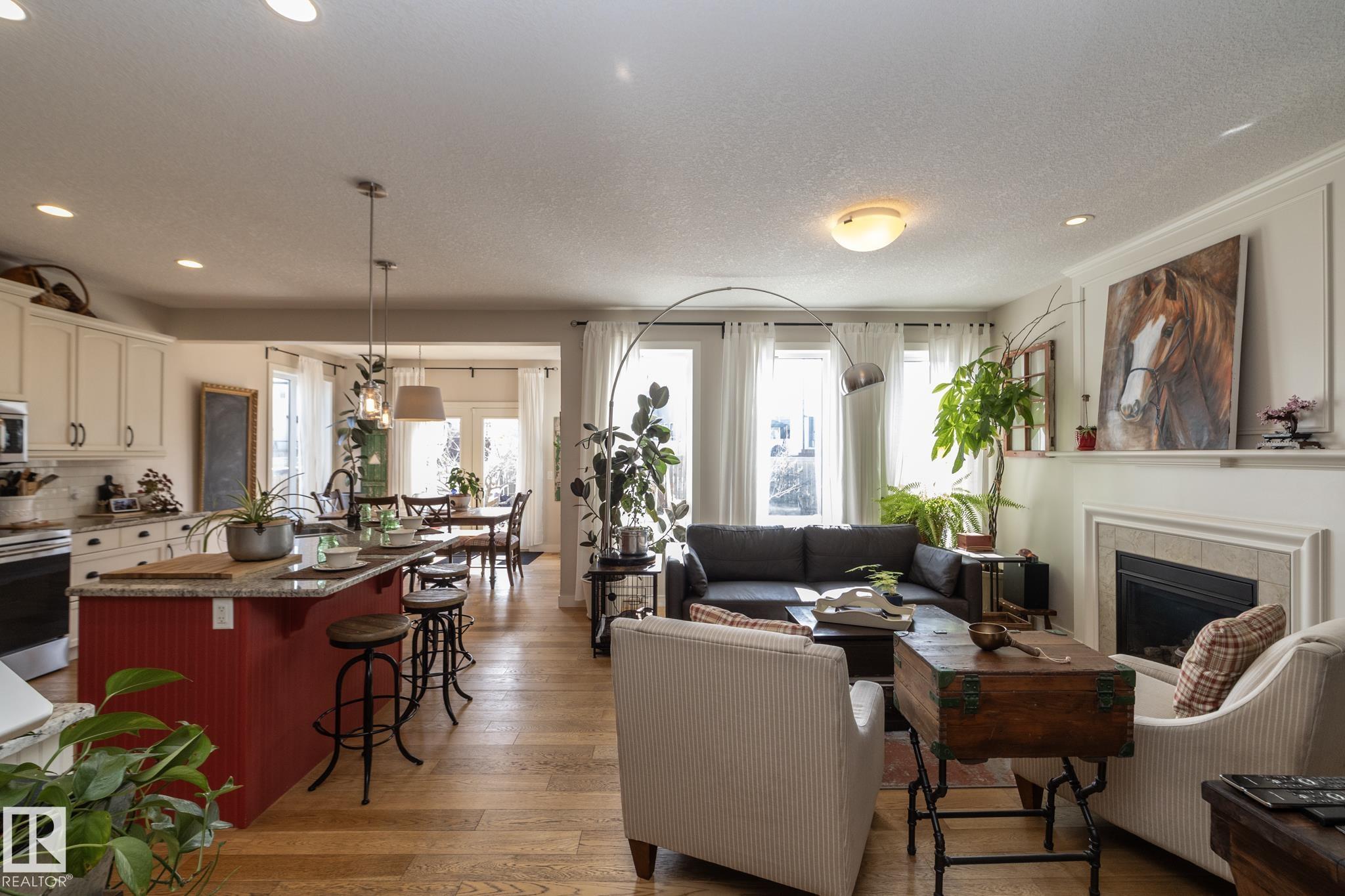 Photo 11 at 5315 17 Avenue SW, Walker, Edmonton