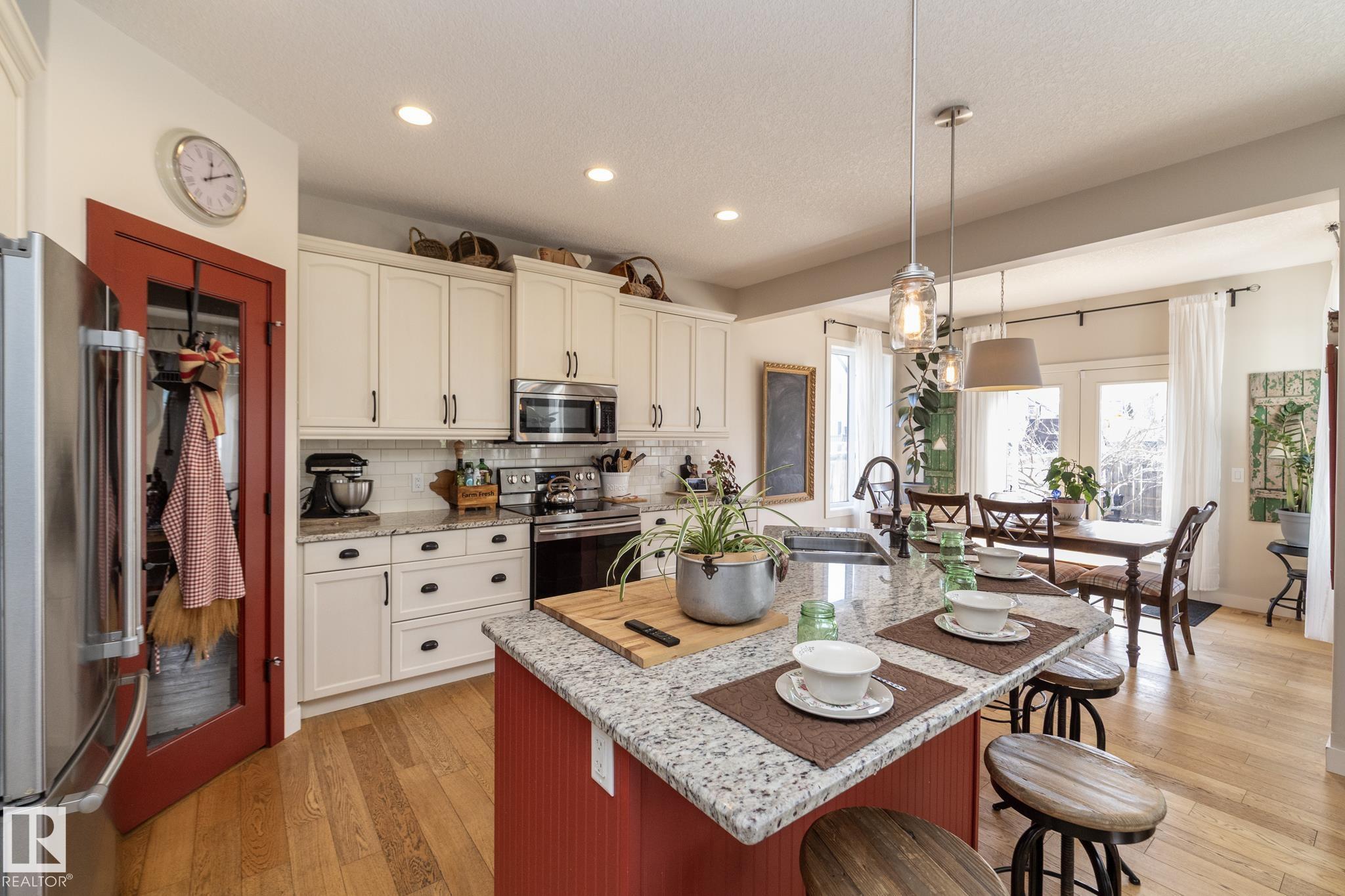 Photo 12 at 5315 17 Avenue SW, Walker, Edmonton
