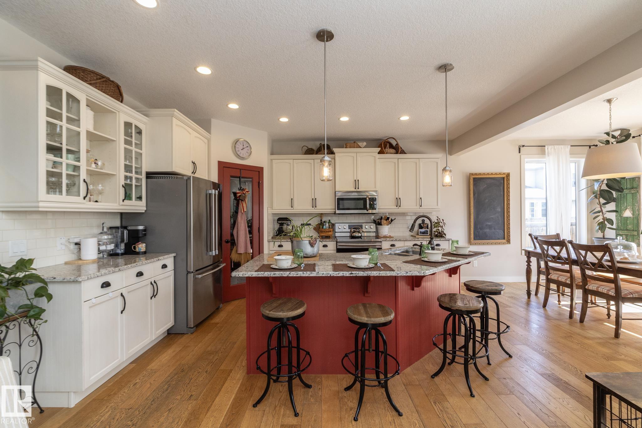 Photo 13 at 5315 17 Avenue SW, Walker, Edmonton