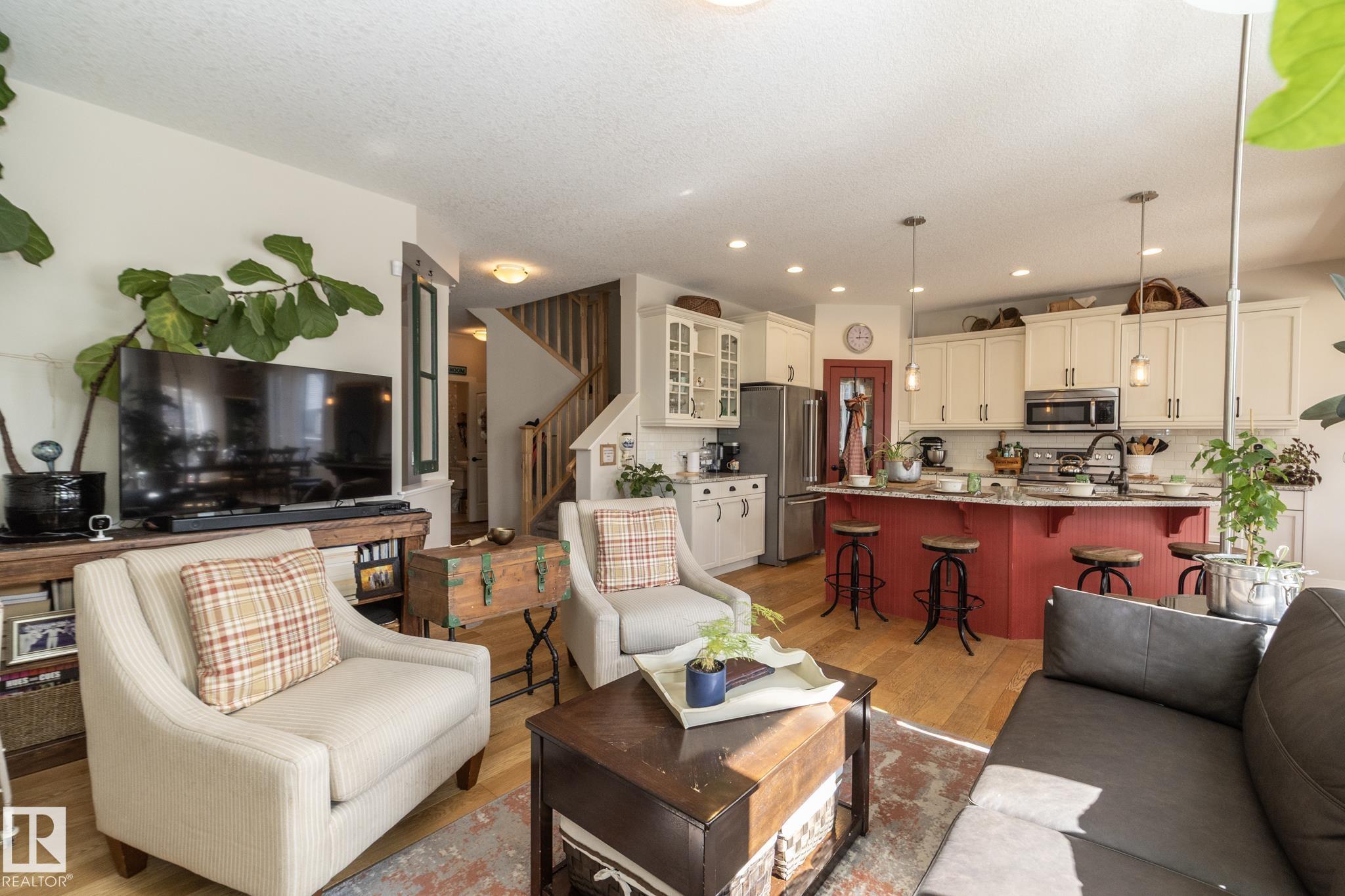 Photo 18 at 5315 17 Avenue SW, Walker, Edmonton