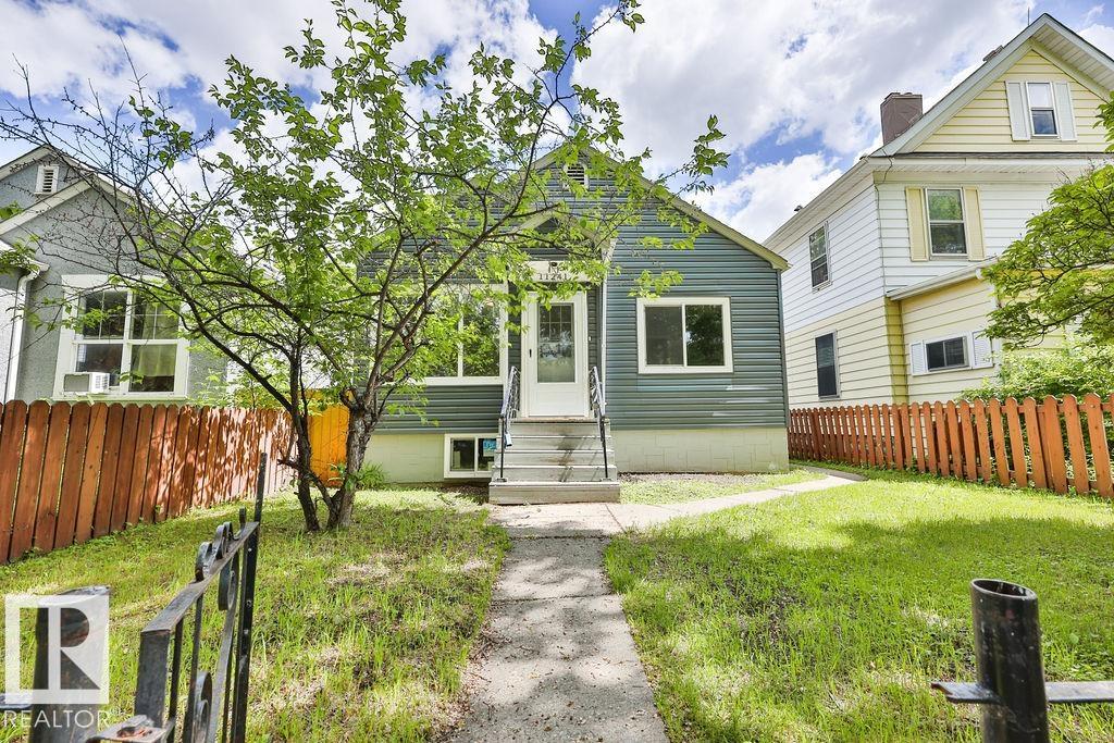 Photo 3 at 11241 88 Street NW, Parkdale, Edmonton