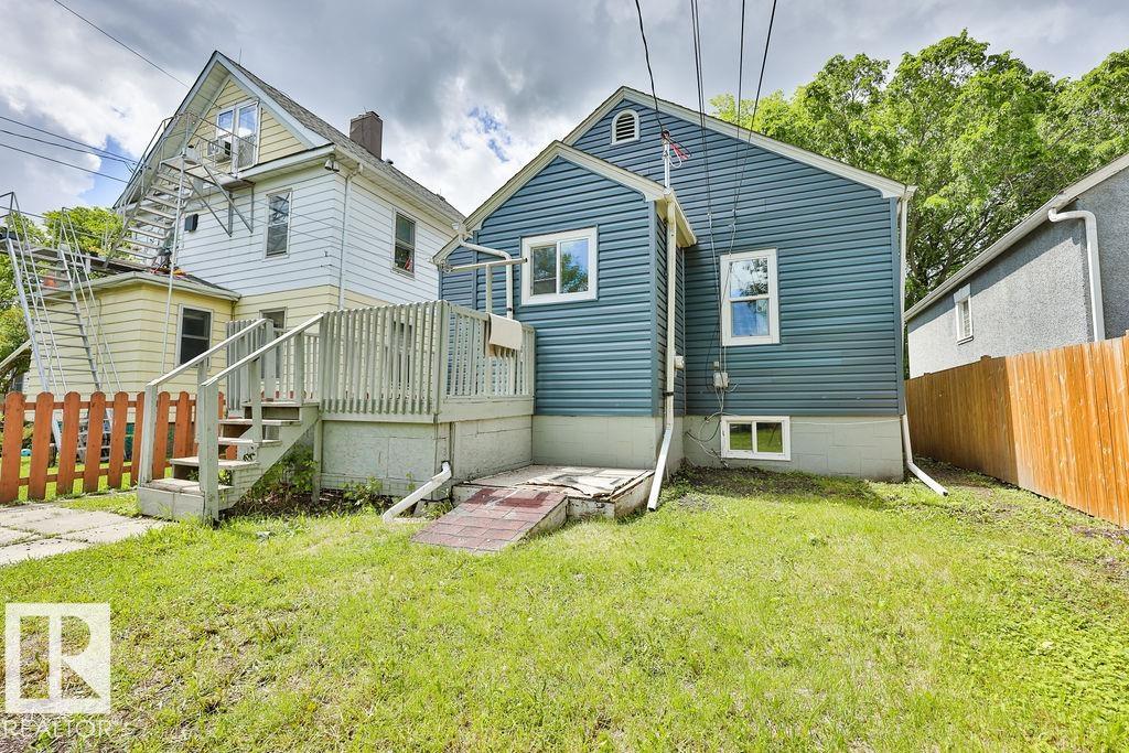 Photo 32 at 11241 88 Street NW, Parkdale, Edmonton