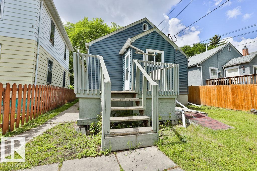 Photo 33 at 11241 88 Street NW, Parkdale, Edmonton
