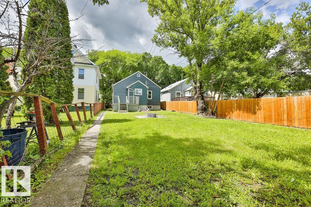 Photo 37 at 11241 88 Street NW, Parkdale, Edmonton