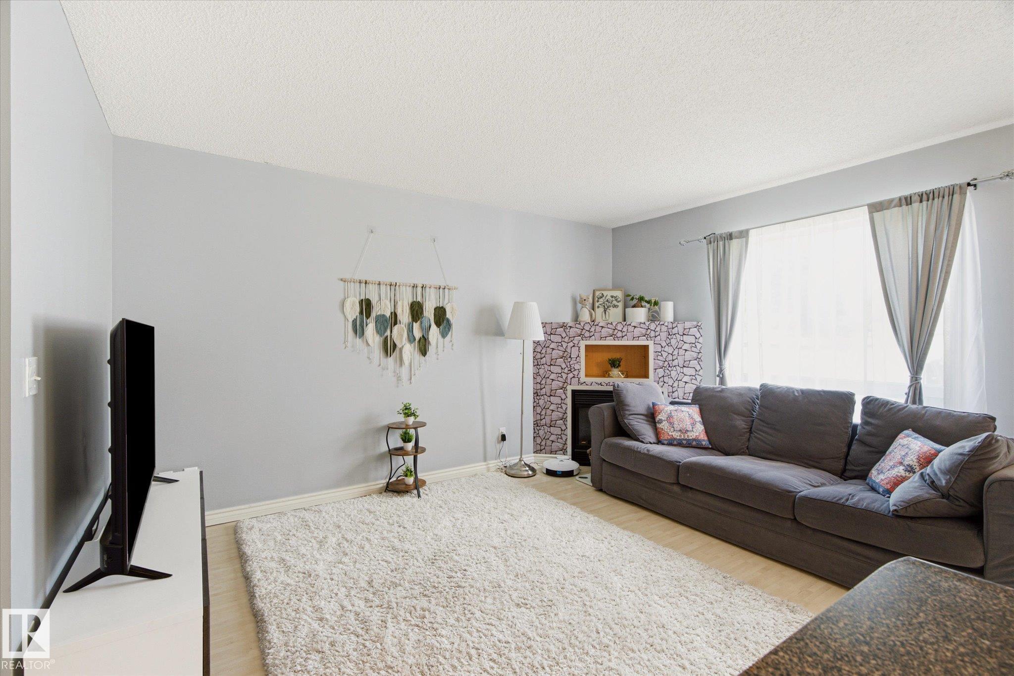 Photo 11 at 20004 54a Avenue NW, The Hamptons, Edmonton