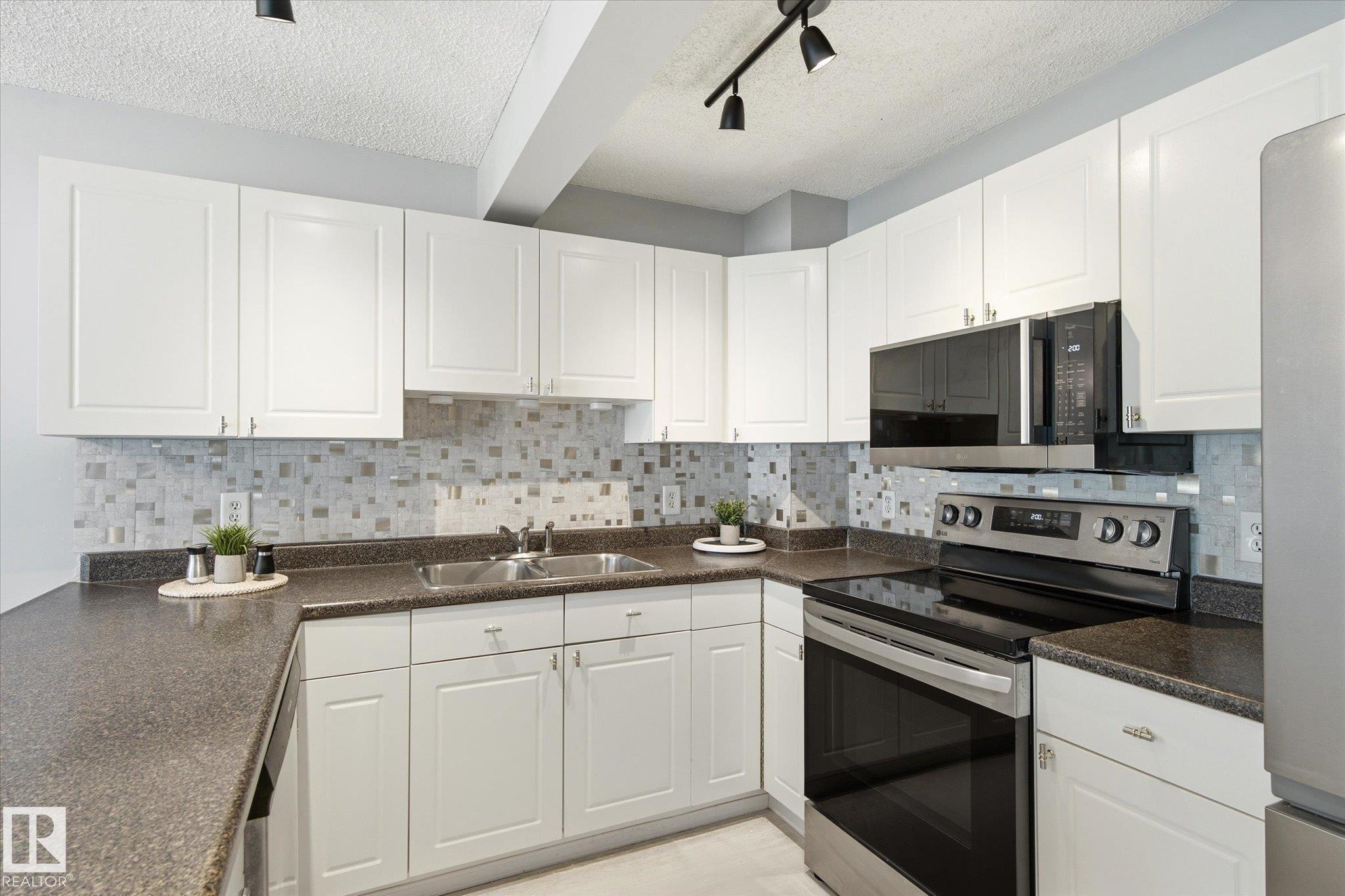 Photo 18 at 20004 54a Avenue NW, The Hamptons, Edmonton
