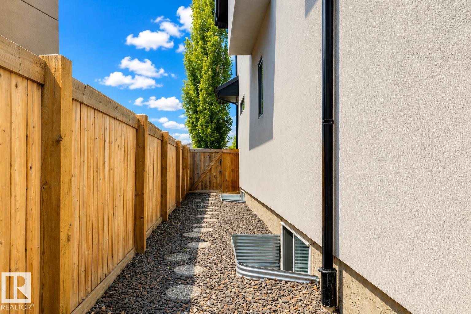 https://zimg.paragon.ice.com/ParagonImages/Property/PM/RAE/225407422/62/0/0/1e083ffce440e156c50a2adf926f45ff/1/6ce7af79a52be2fcad76e0d5a1204f1a/225407422-f5421ab7-704c-4fb9-b19b-d6992b30a40e.JPG