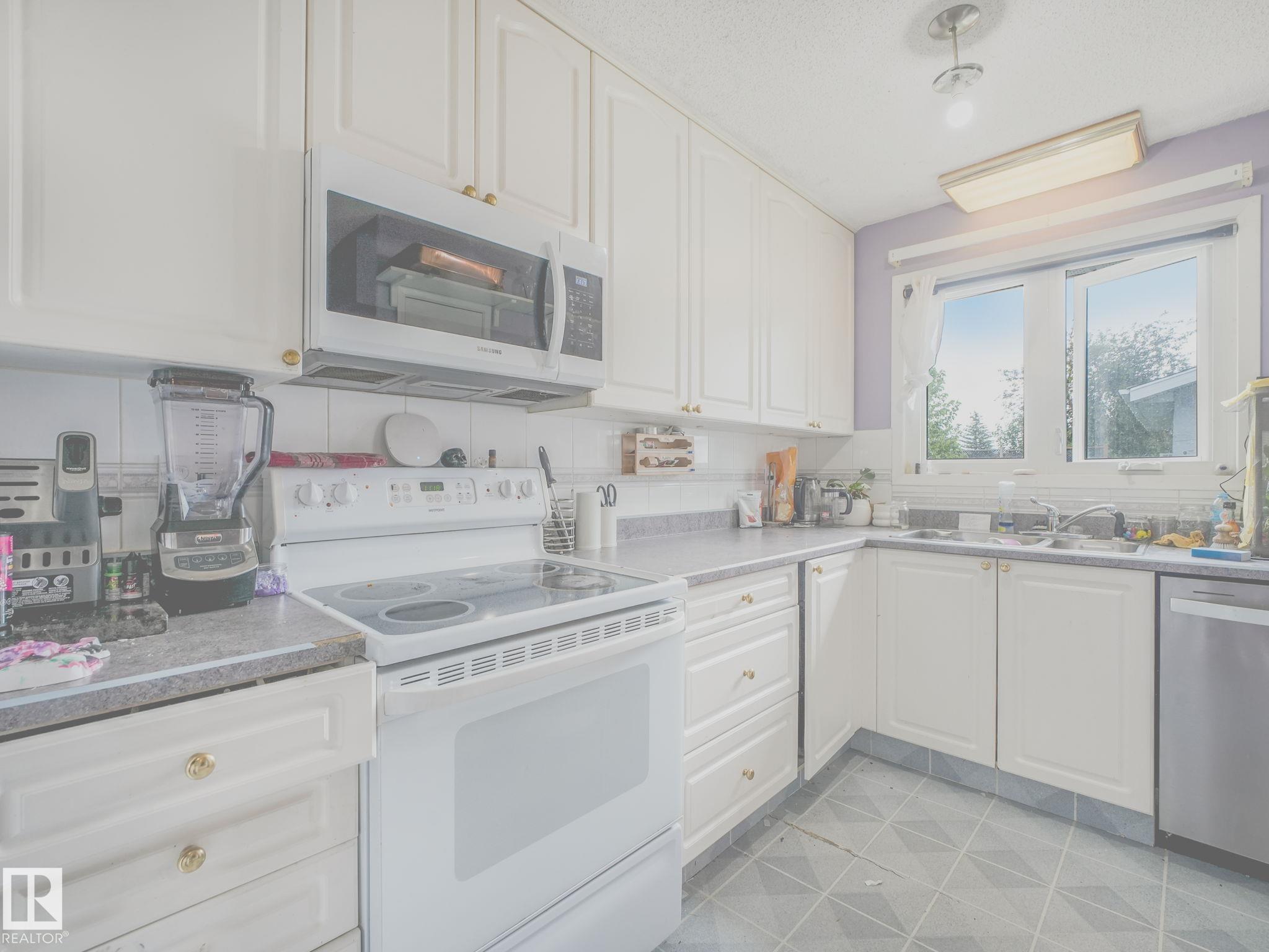 Photo 11 at 16215 114 Street NW, Dunluce, Edmonton