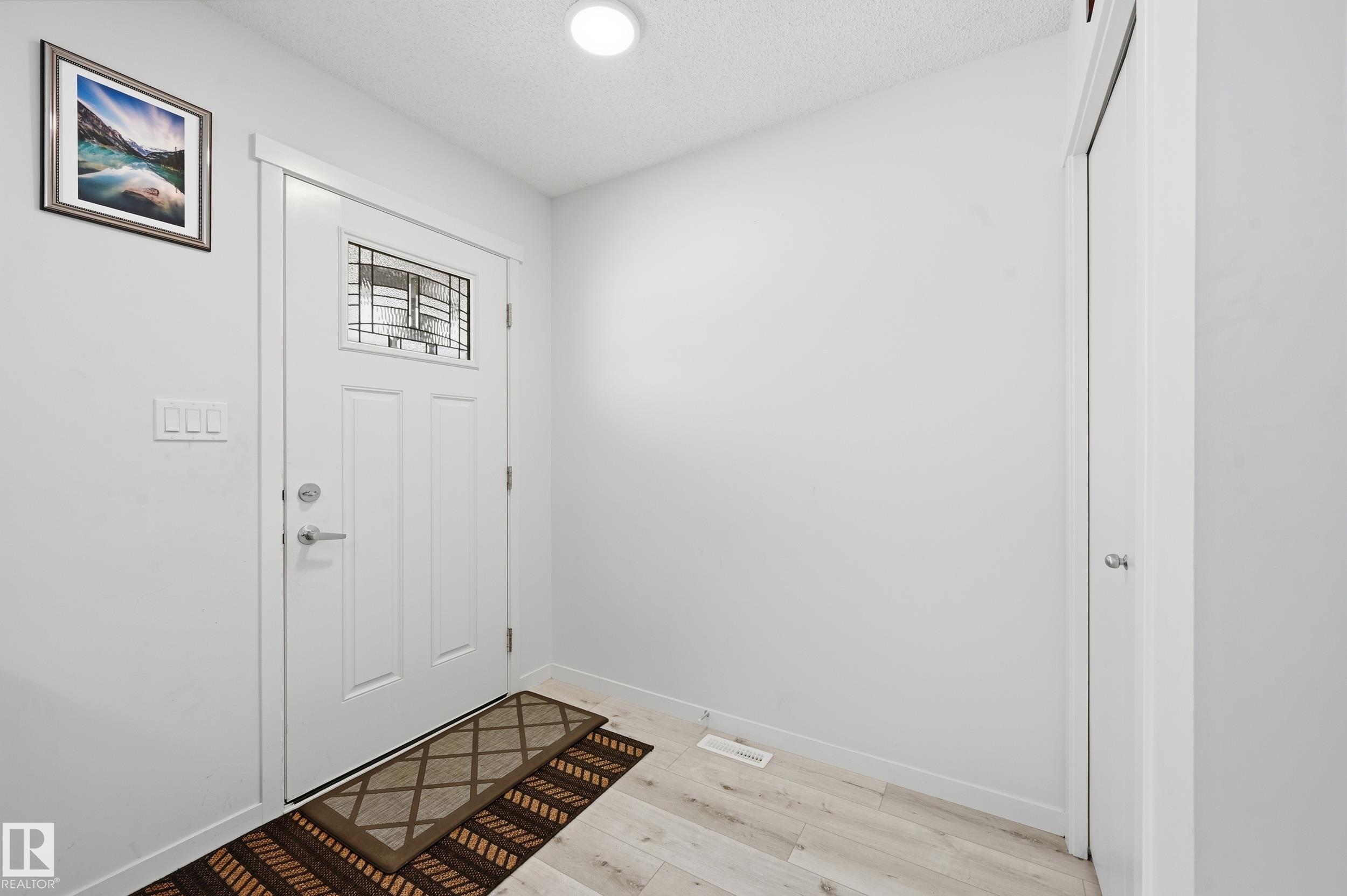 Photo 4 at 2608 201 Street NW, The Uplands, Edmonton
