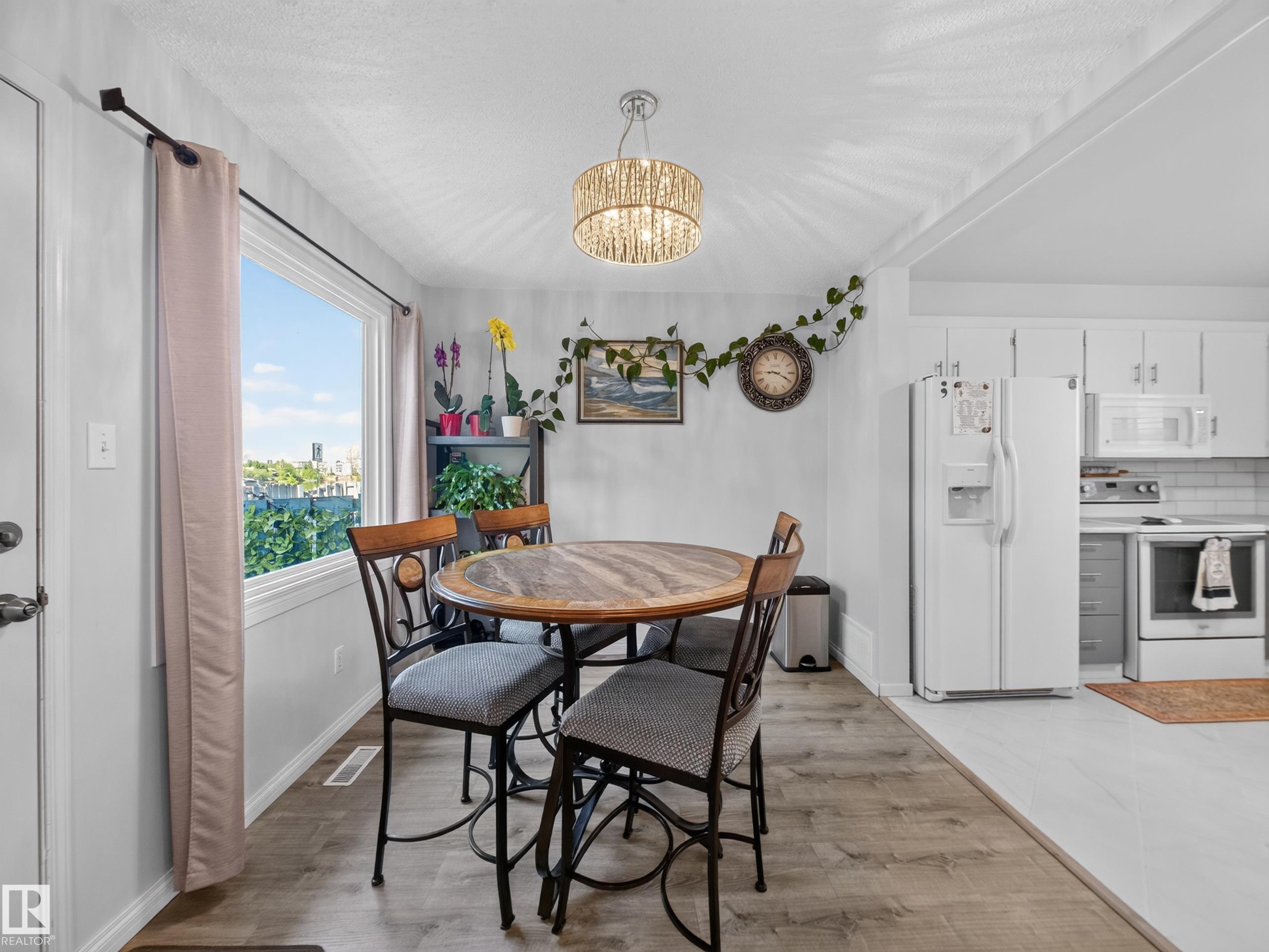 Photo 14 at 17 - 15710 Beaumaris Road NW, Beaumaris, Edmonton