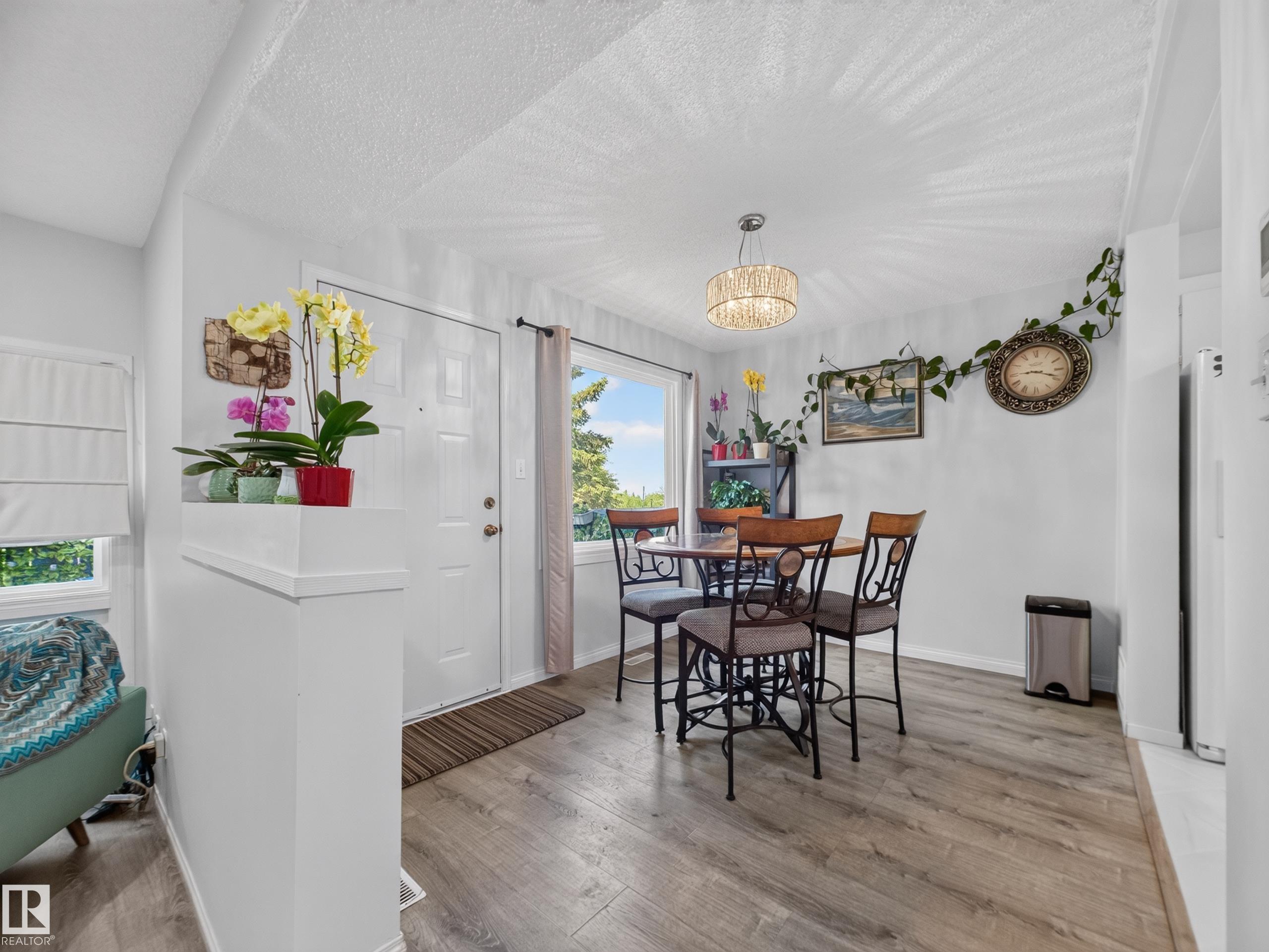 Photo 10 at 17 - 15710 Beaumaris Road NW, Beaumaris, Edmonton