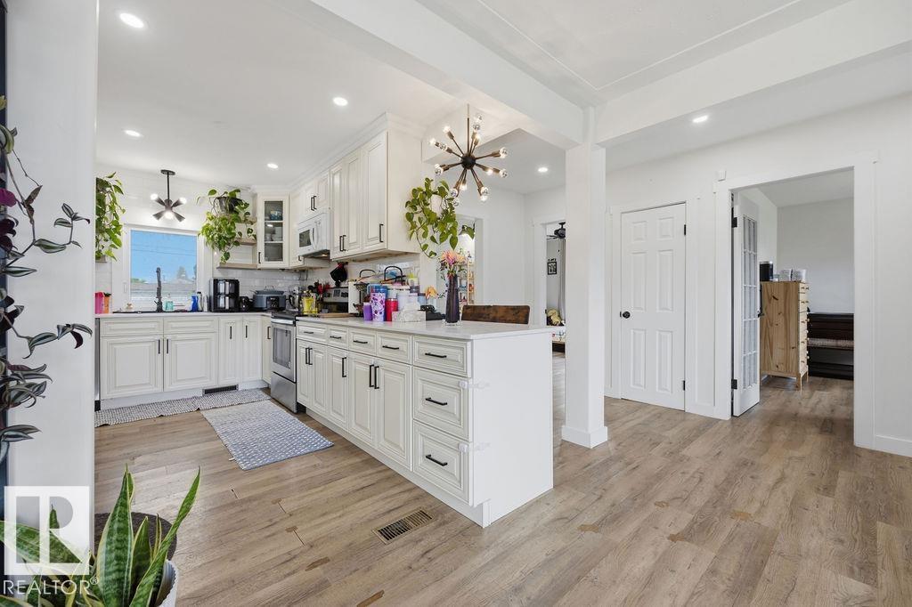 Photo 13 at 10932 151 Street NW, High Park, Edmonton