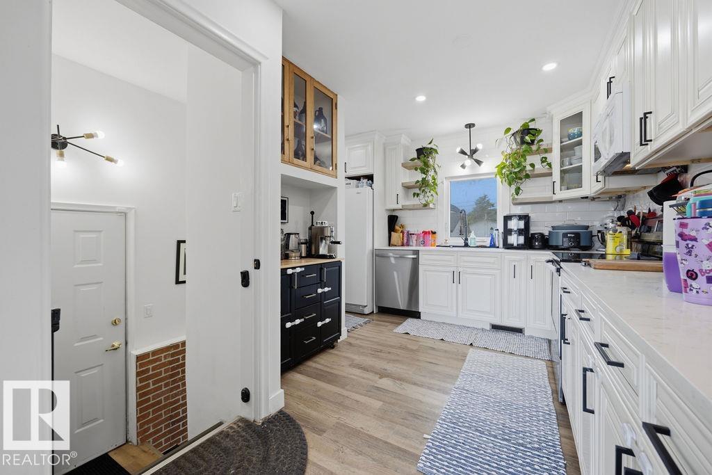 Photo 14 at 10932 151 Street NW, High Park, Edmonton