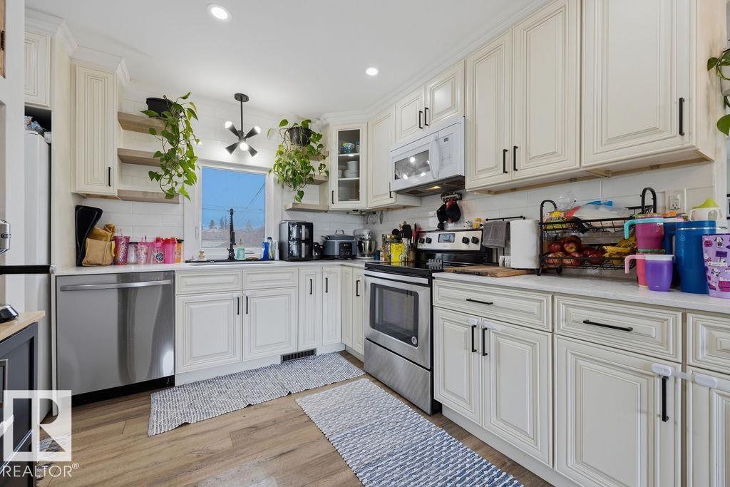 Photo 15 at 10932 151 Street NW, High Park, Edmonton
