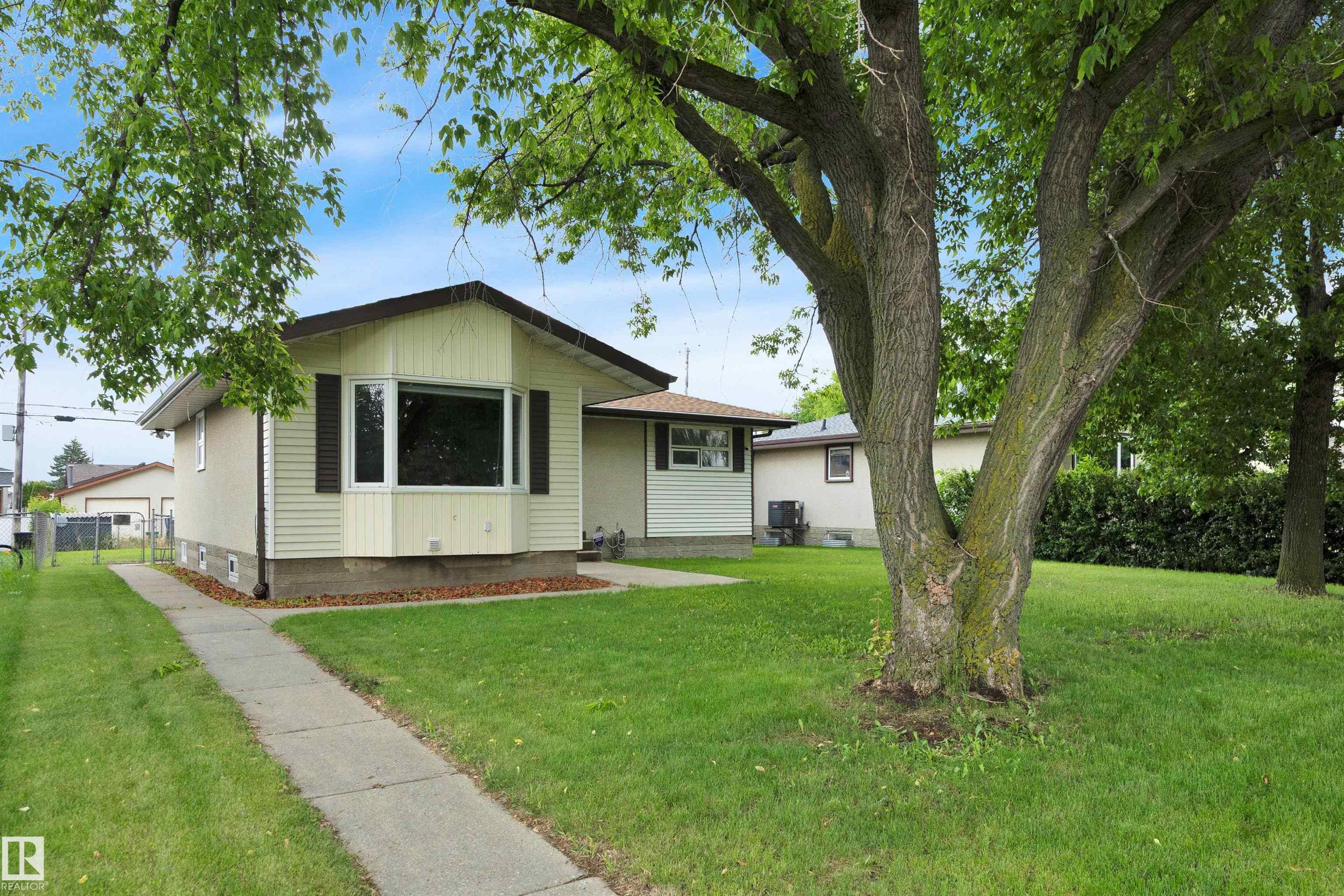 Photo 2 at 13327 73 Street NW, Delwood, Edmonton