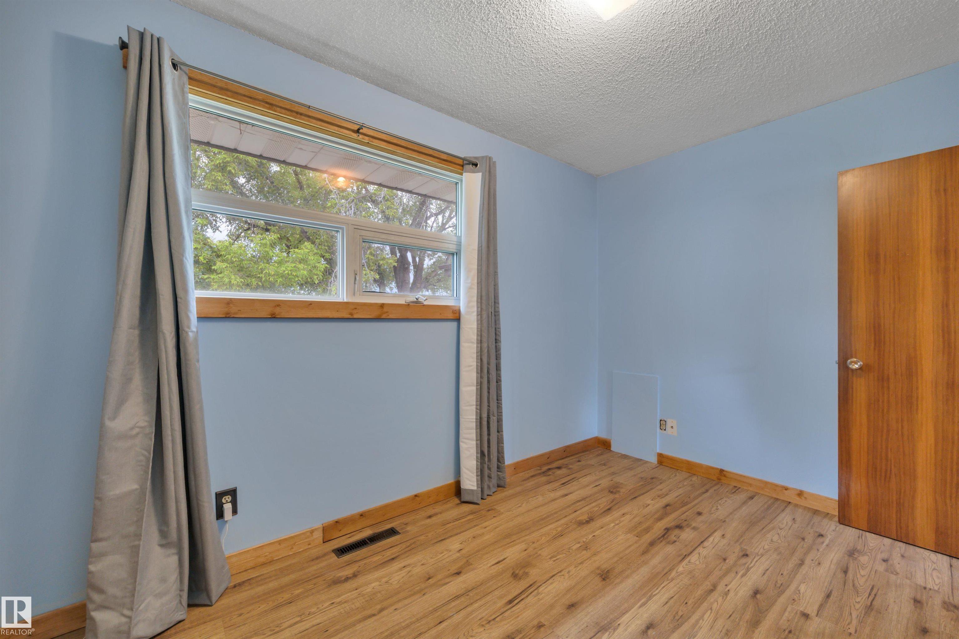 Photo 14 at 13327 73 Street NW, Delwood, Edmonton