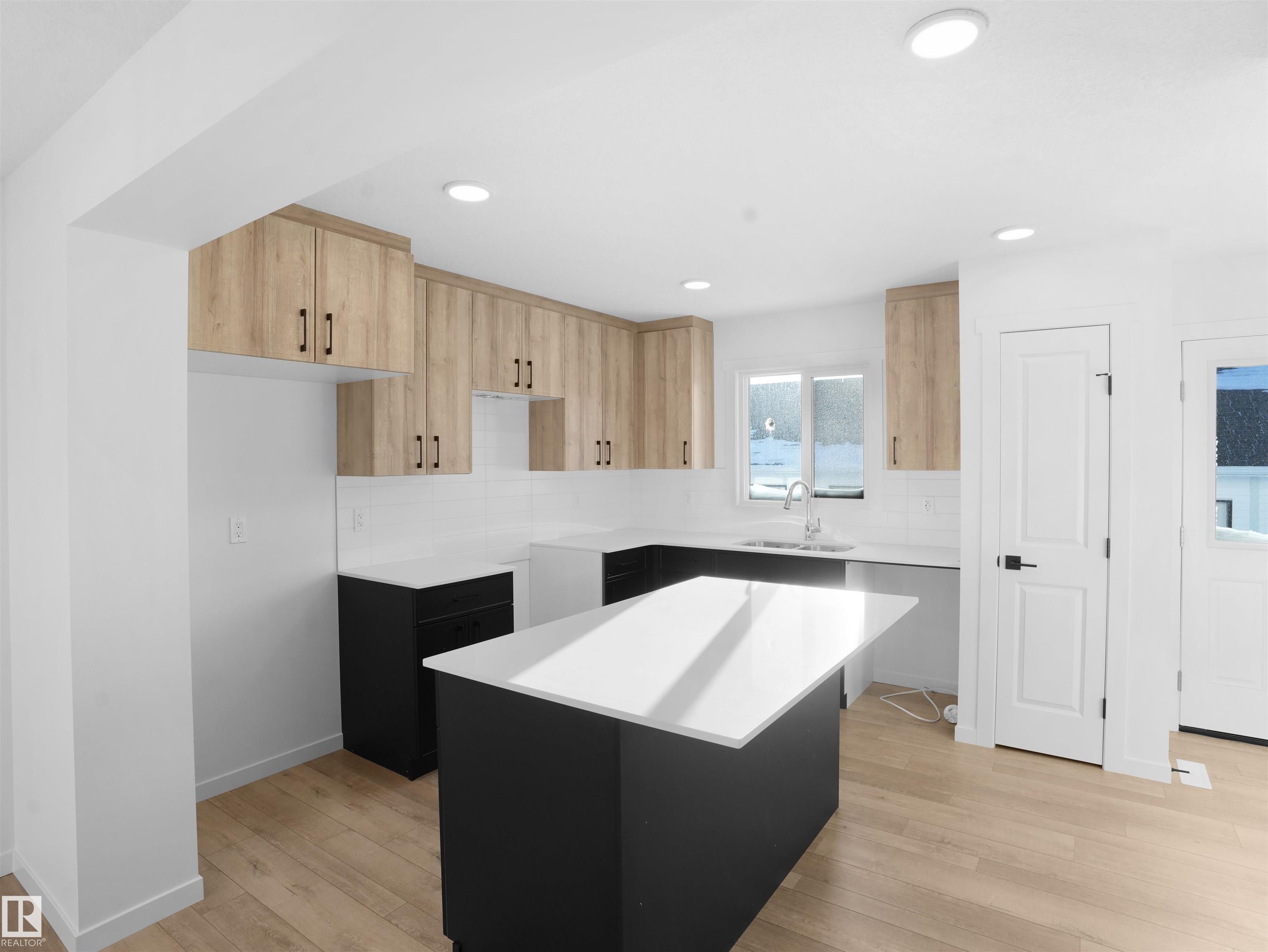Photo 8 at 4 - 18640 18 Avenue NW, River's Edge, Edmonton