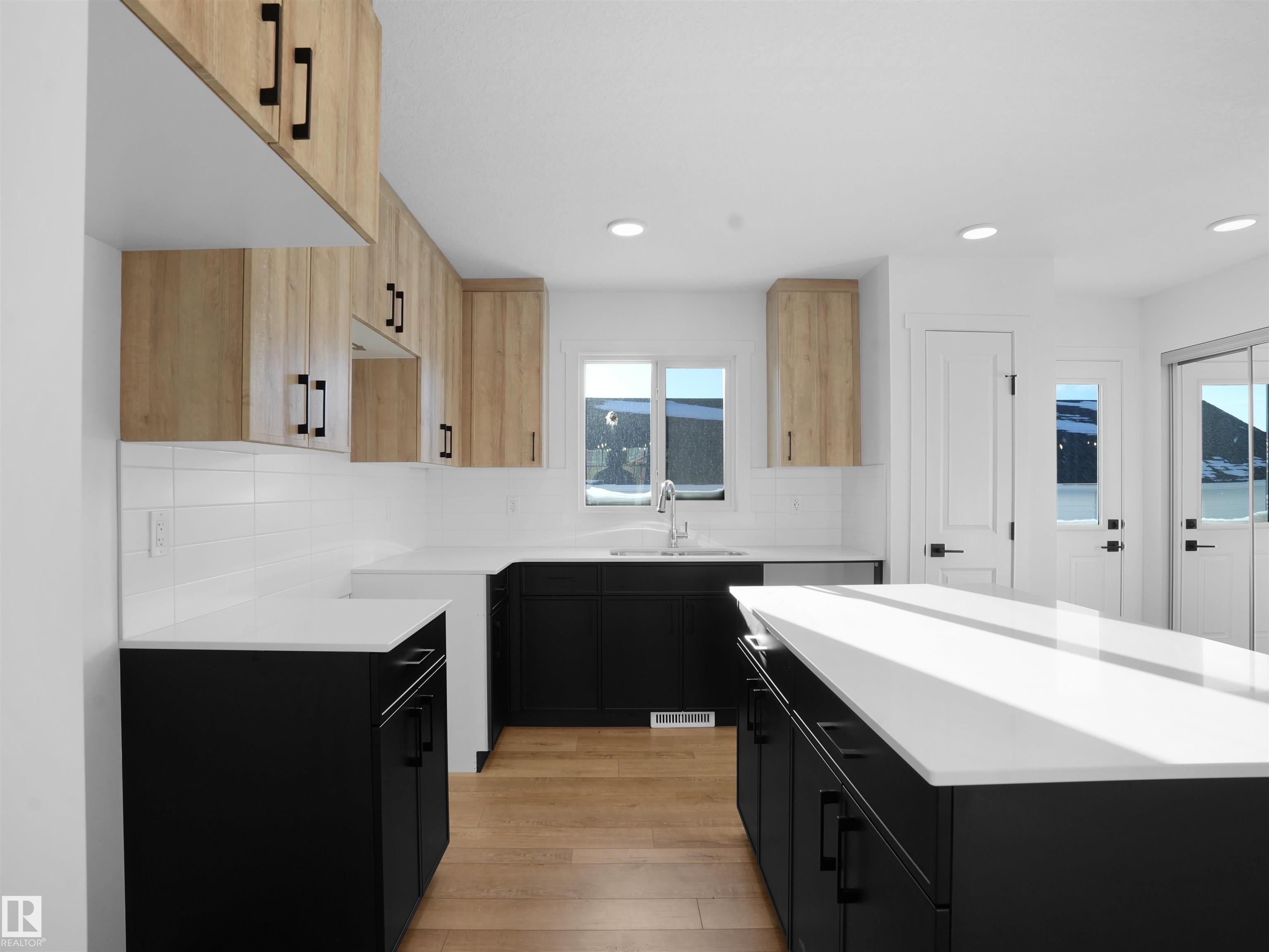 Photo 9 at 4 - 18640 18 Avenue NW, River's Edge, Edmonton