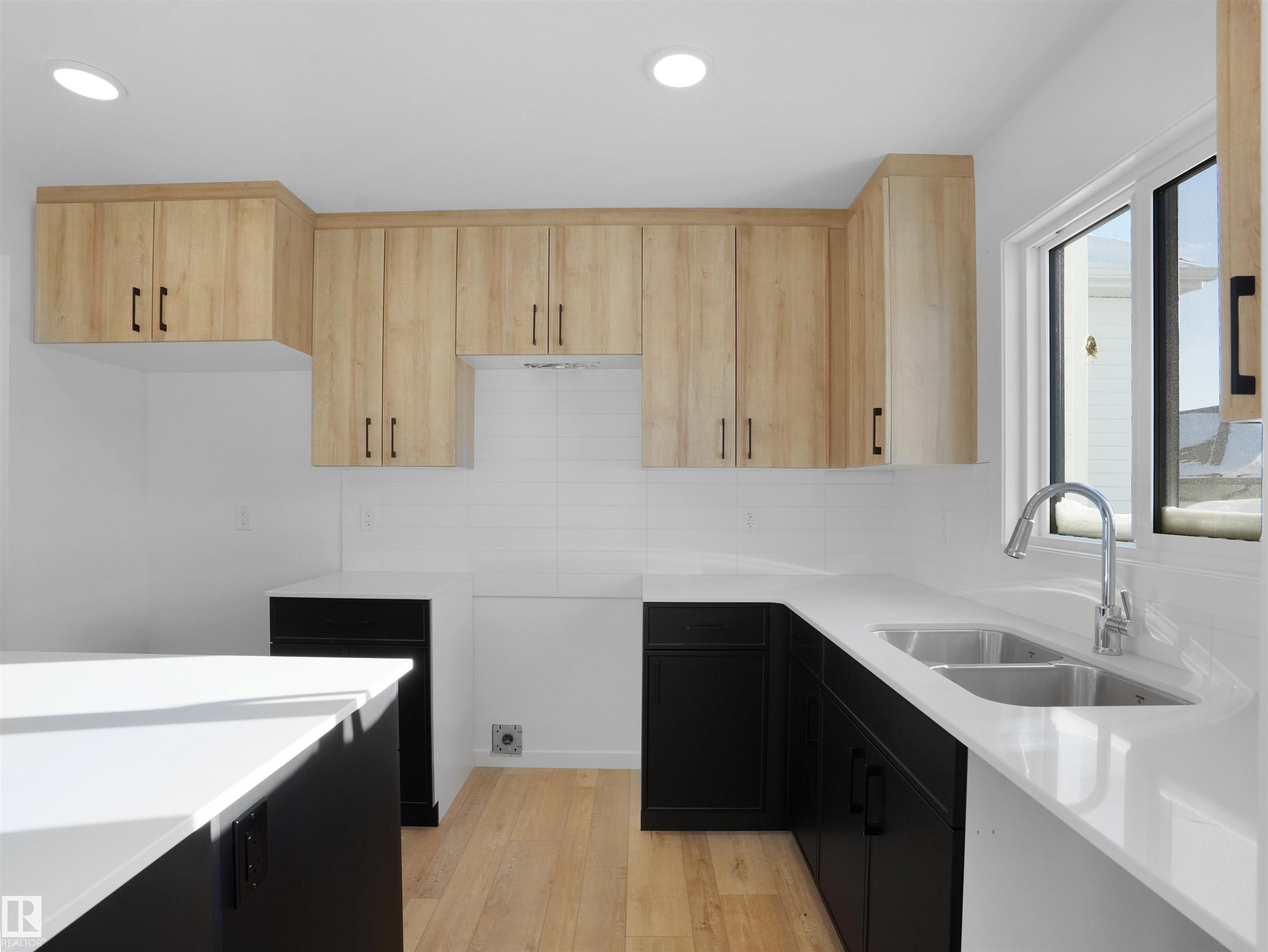 Photo 10 at 4 - 18640 18 Avenue NW, River's Edge, Edmonton