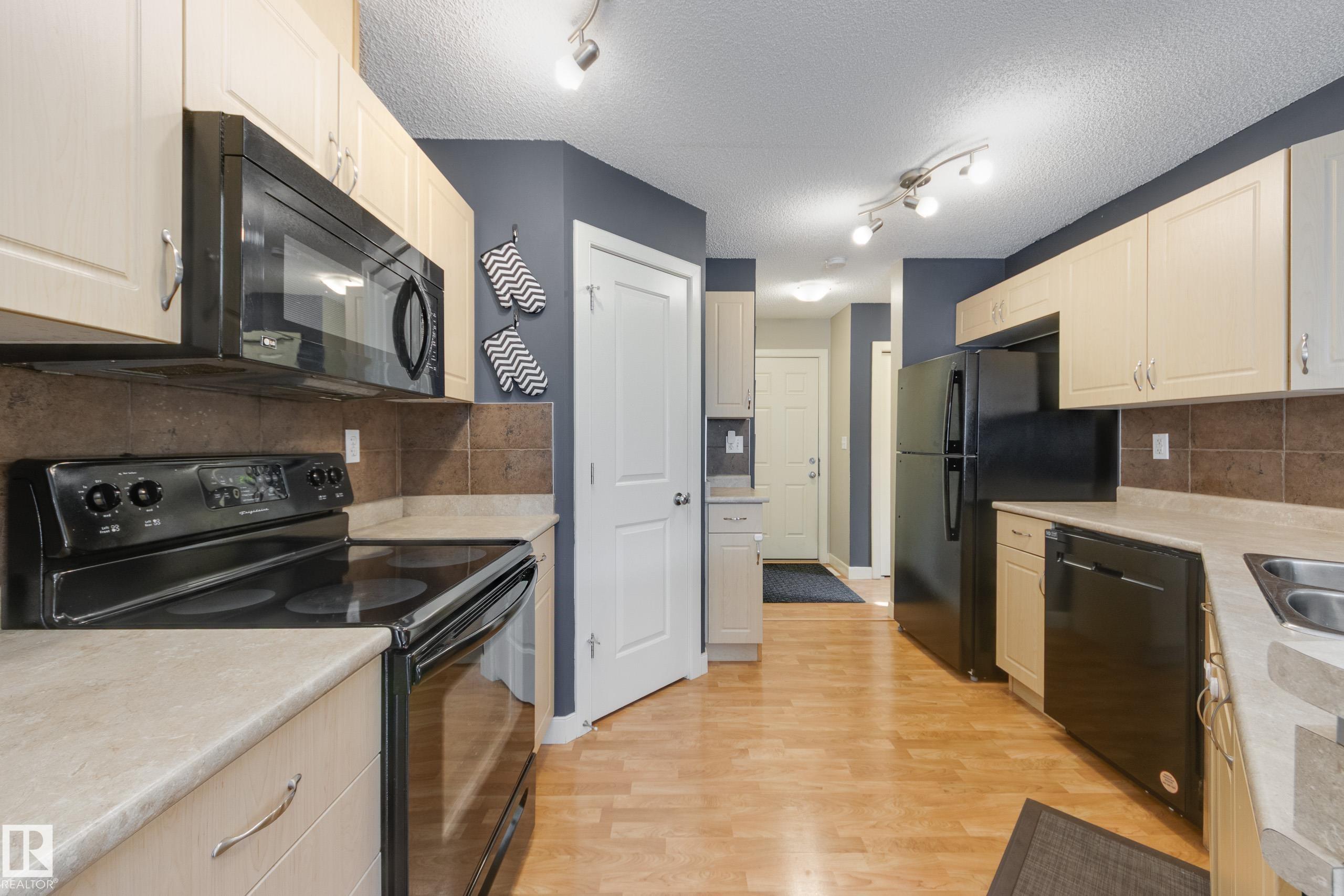 Photo 10 at 9456 Stein Way NW, South Terwillegar, Edmonton