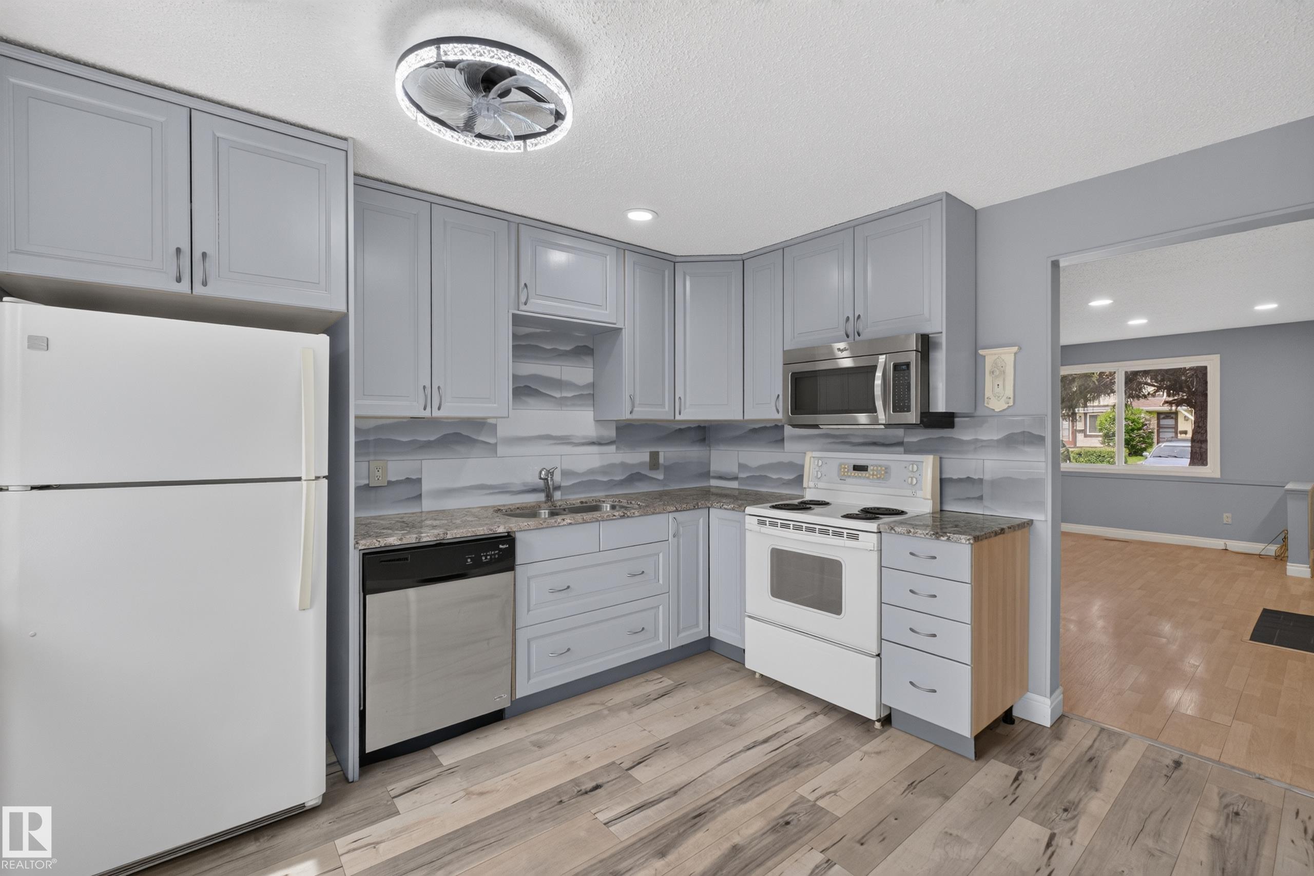 Photo 16 at 178 Tudor Lane NW, Sweet Grass, Edmonton