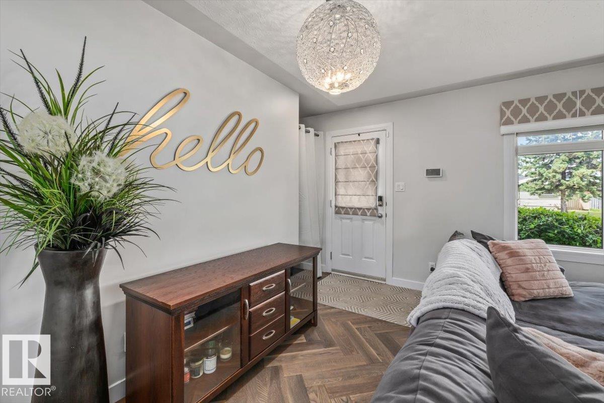 Photo 3 at 16165 110b Avenue NW, Mayfield, Edmonton