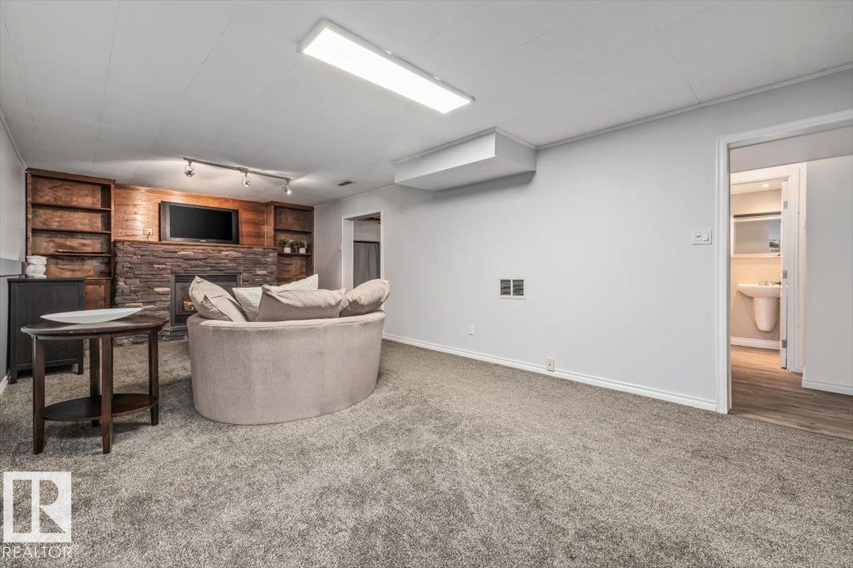 Photo 22 at 16165 110b Avenue NW, Mayfield, Edmonton