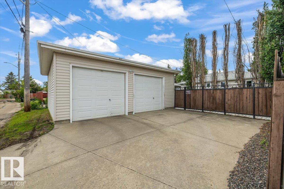 Photo 35 at 16165 110b Avenue NW, Mayfield, Edmonton