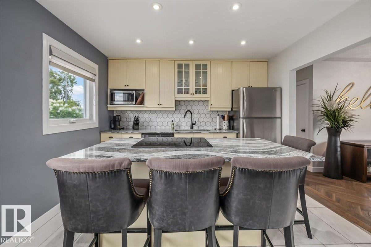 Photo 8 at 16165 110b Avenue NW, Mayfield, Edmonton