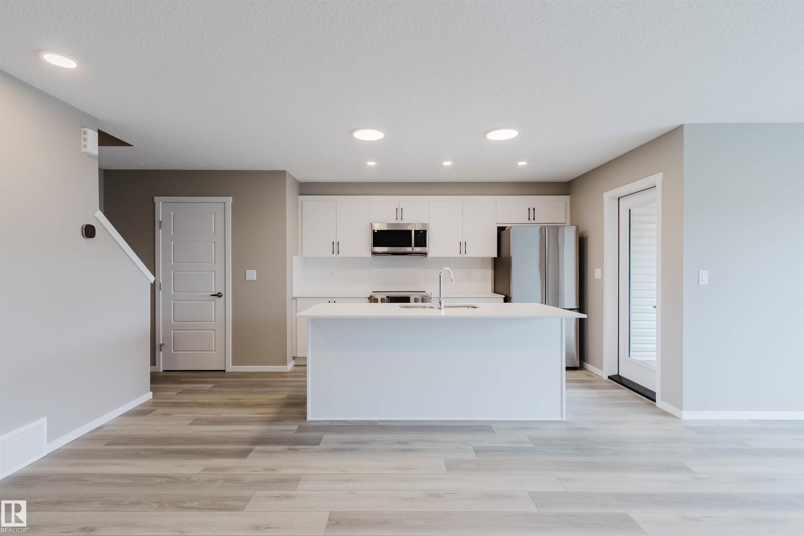20418 15a Avenue NW, Stillwater, Edmonton 2