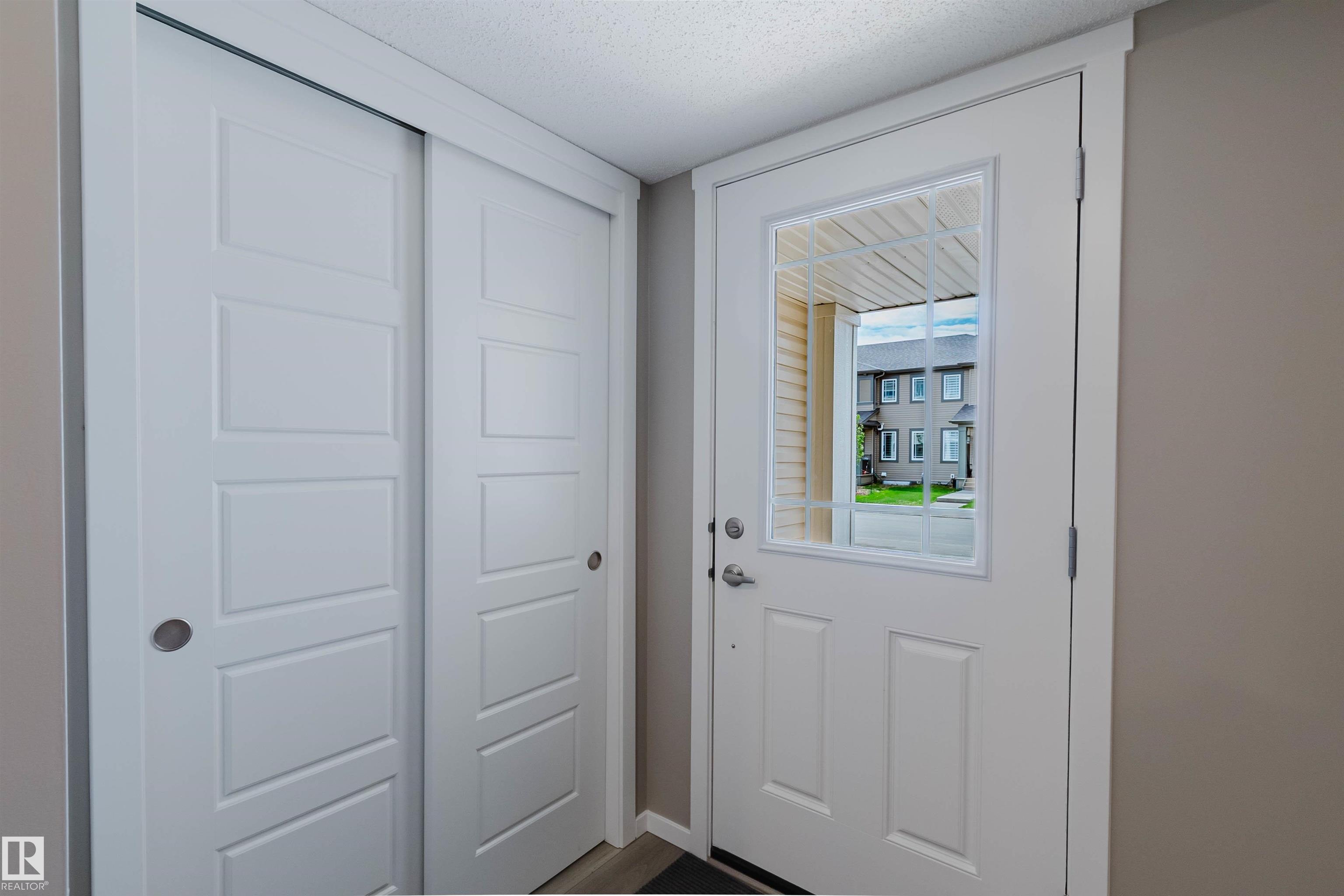 Photo 3 at 20418 15a Avenue NW, Stillwater, Edmonton