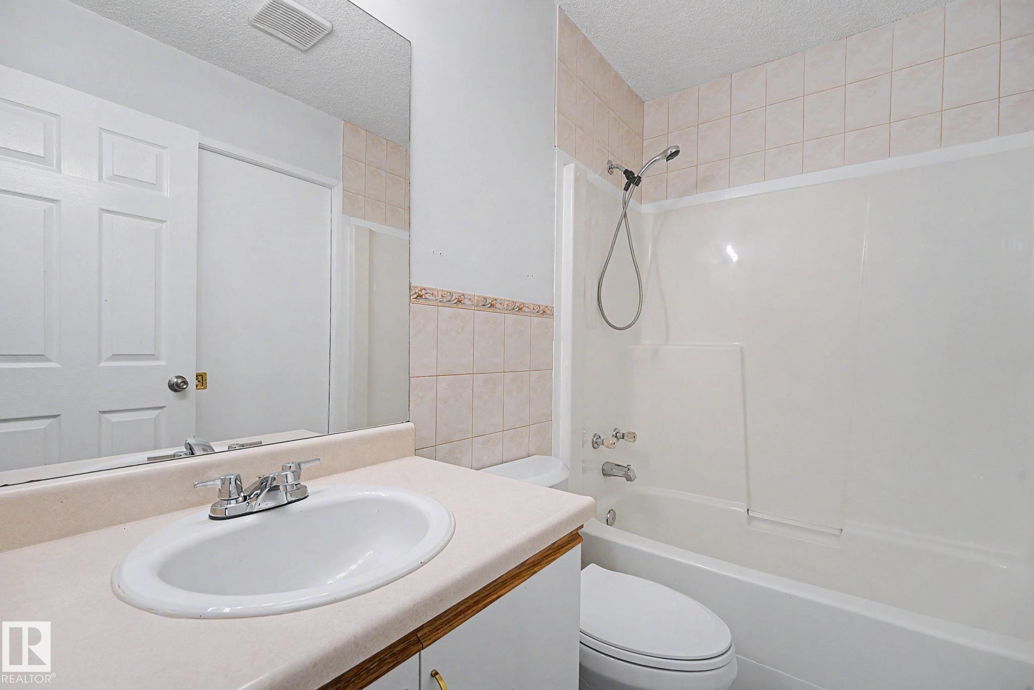 Photo 20 at 3704 39 Avenue NW, Kiniski Gardens, Edmonton