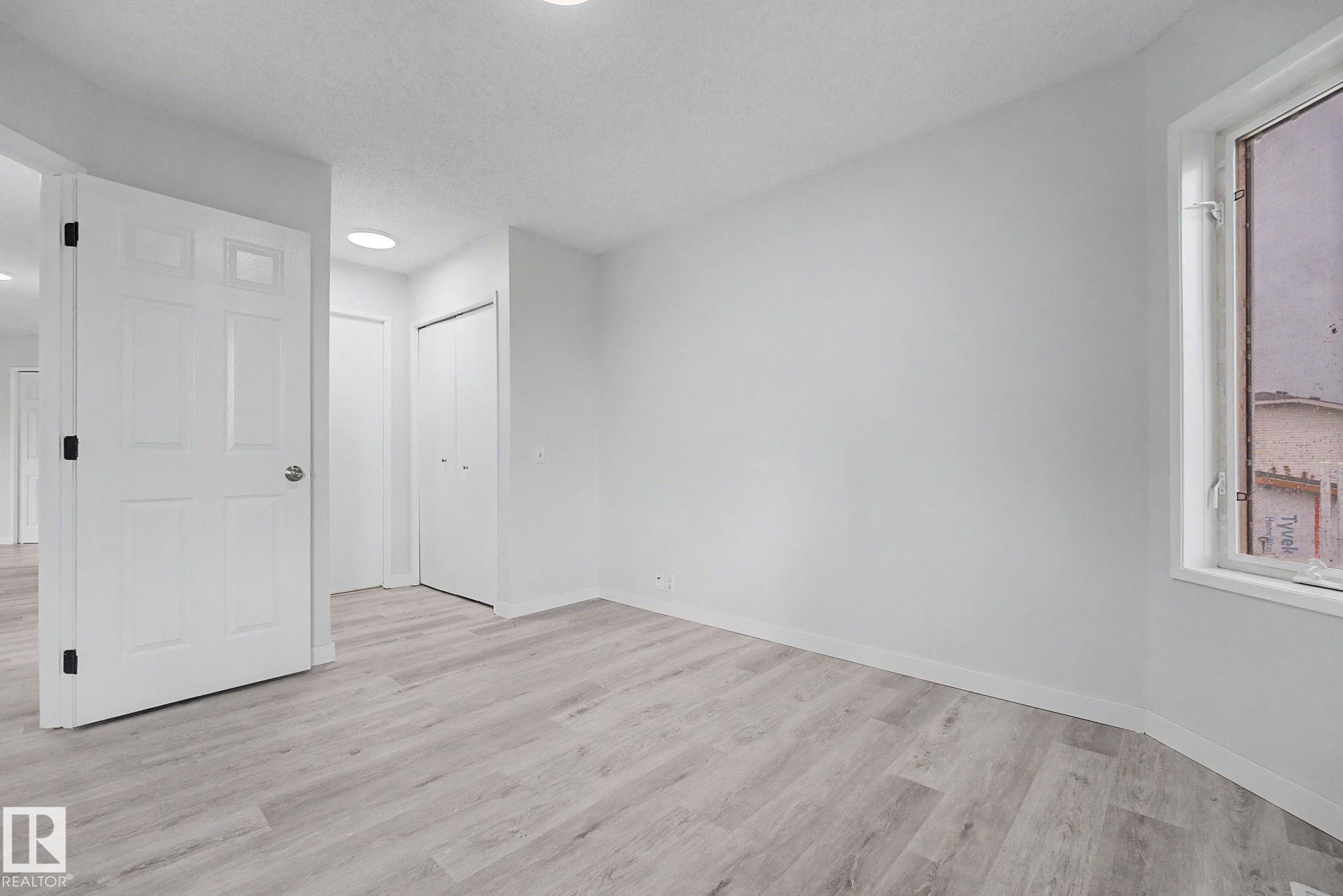 Photo 28 at 3704 39 Avenue NW, Kiniski Gardens, Edmonton