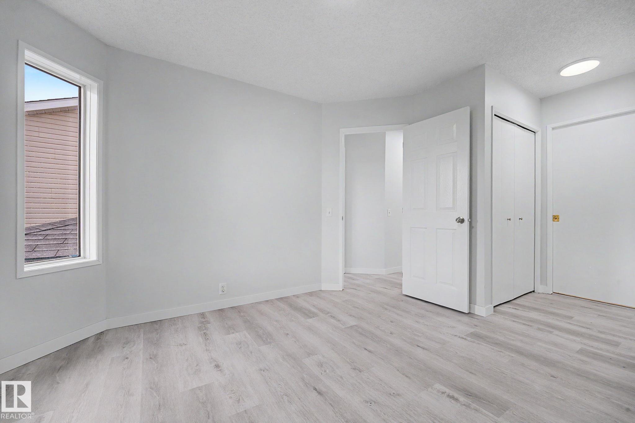 Photo 29 at 3704 39 Avenue NW, Kiniski Gardens, Edmonton