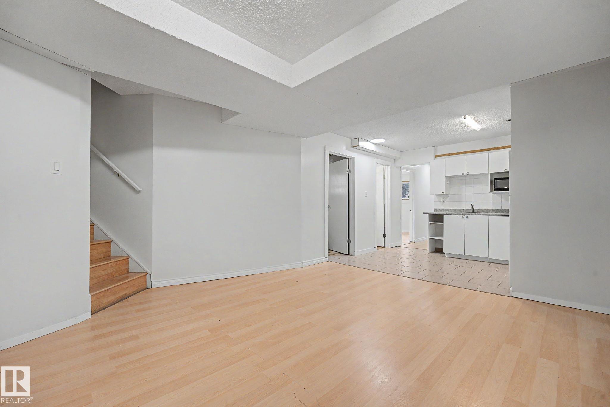 Photo 39 at 3704 39 Avenue NW, Kiniski Gardens, Edmonton