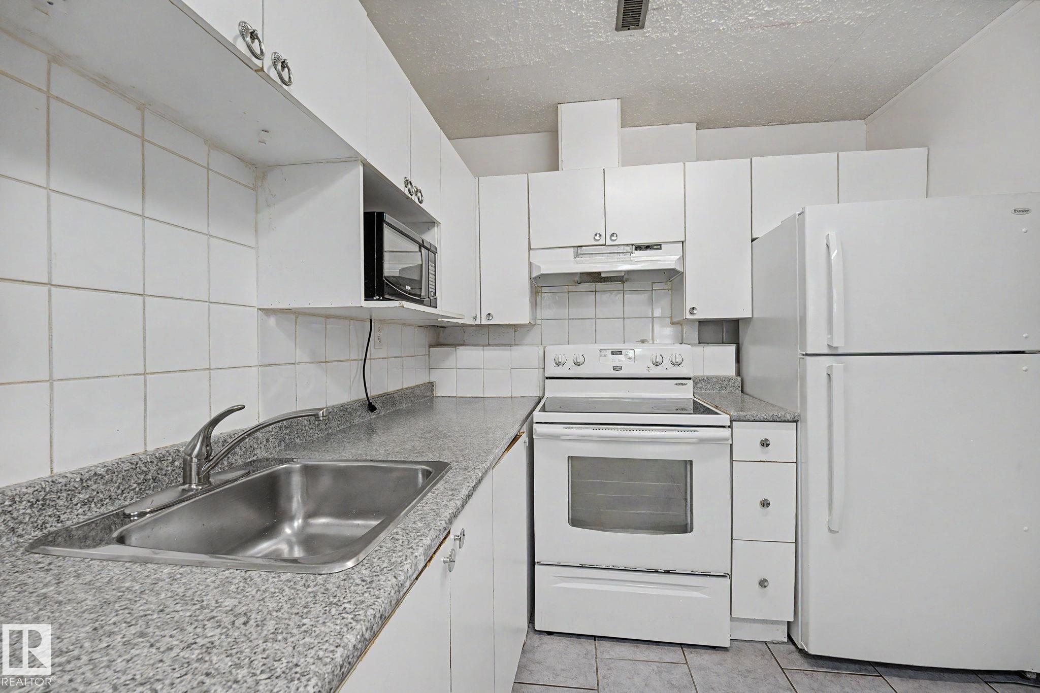 Photo 41 at 3704 39 Avenue NW, Kiniski Gardens, Edmonton