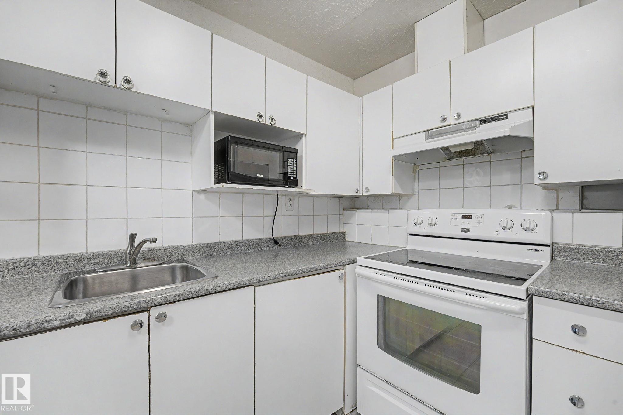 Photo 43 at 3704 39 Avenue NW, Kiniski Gardens, Edmonton