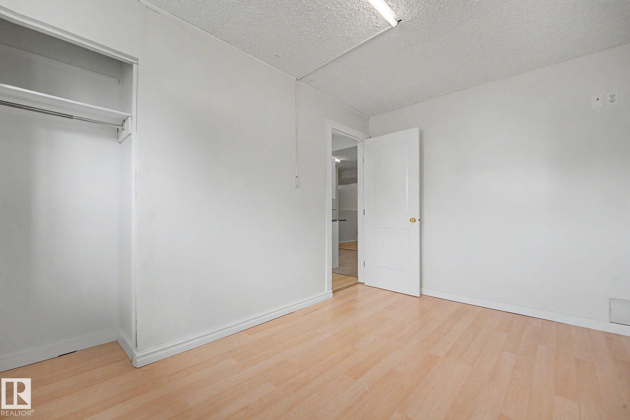 Photo 48 at 3704 39 Avenue NW, Kiniski Gardens, Edmonton