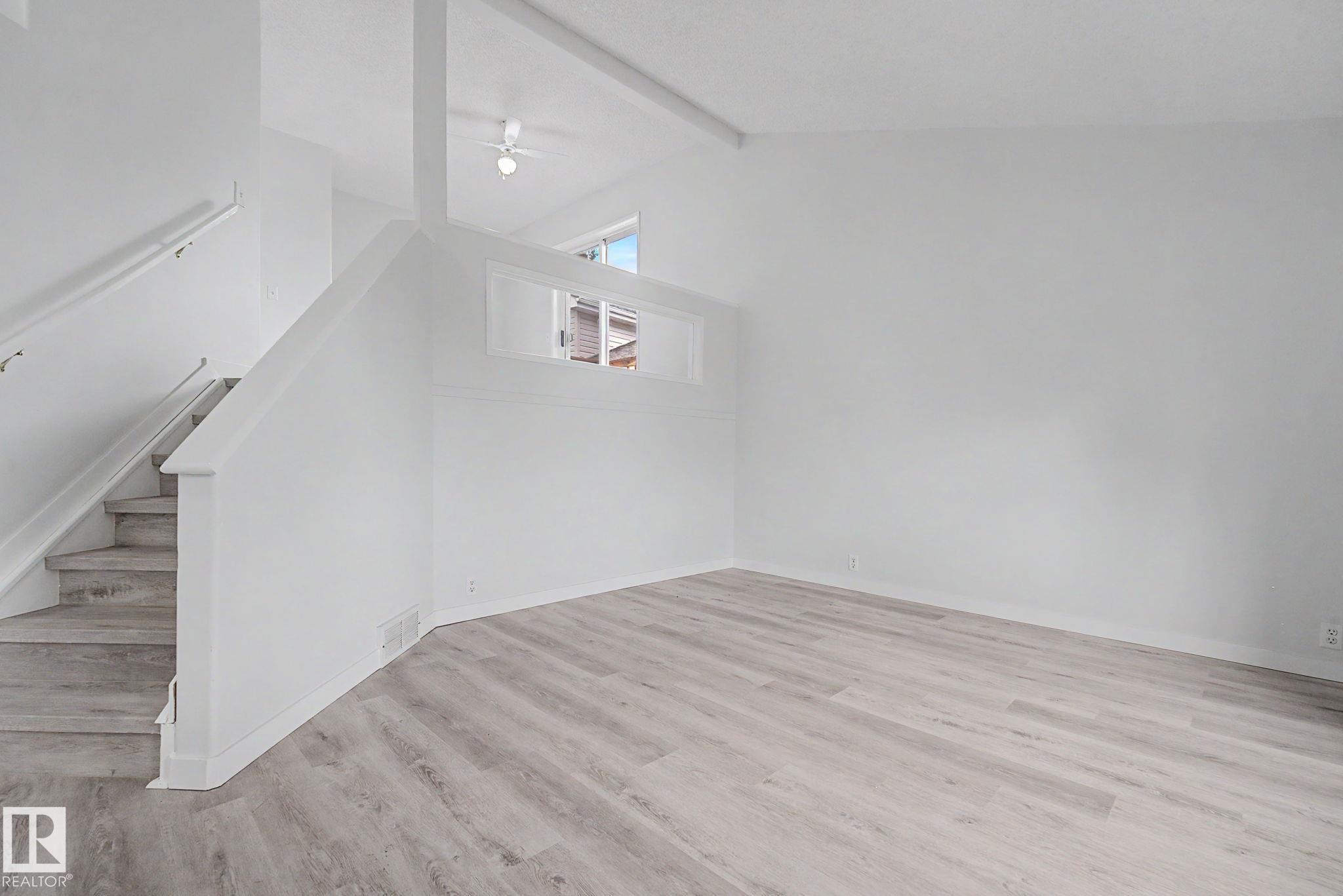 Photo 9 at 3704 39 Avenue NW, Kiniski Gardens, Edmonton